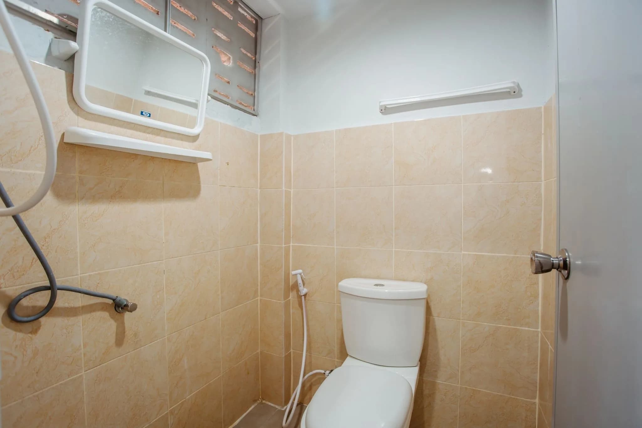 Chaengsanit 3 Apartment，乌汶：月租宿舍空调房和风扇房，近Ubon Ratchathani Rajabhat 大学 第3张照片