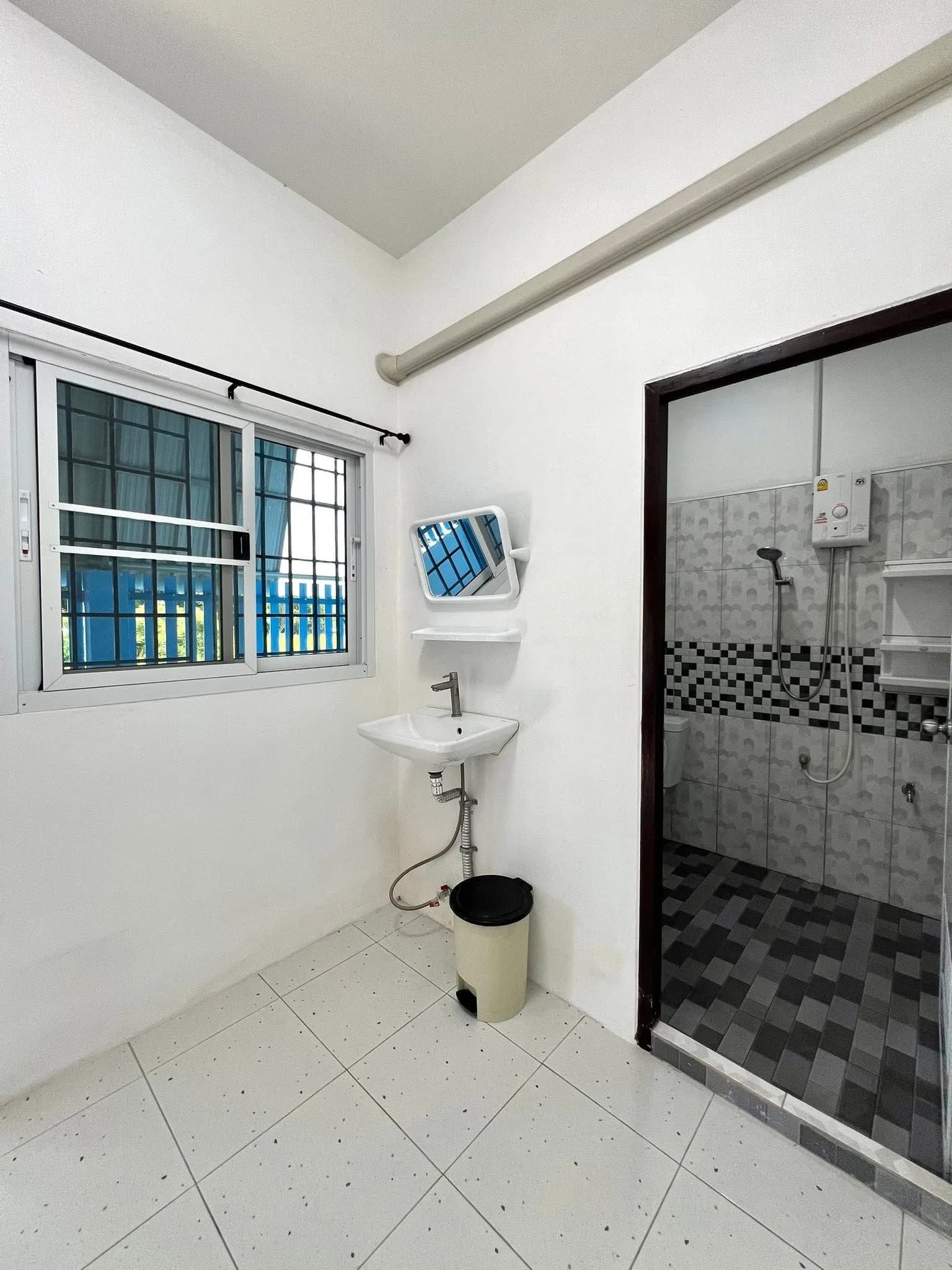 Charoendee Room Rental, Suphan Buri: Monthly 1-Bedroom Air-Con Rooms of 40 sq.m. near the National Sports University photo 8