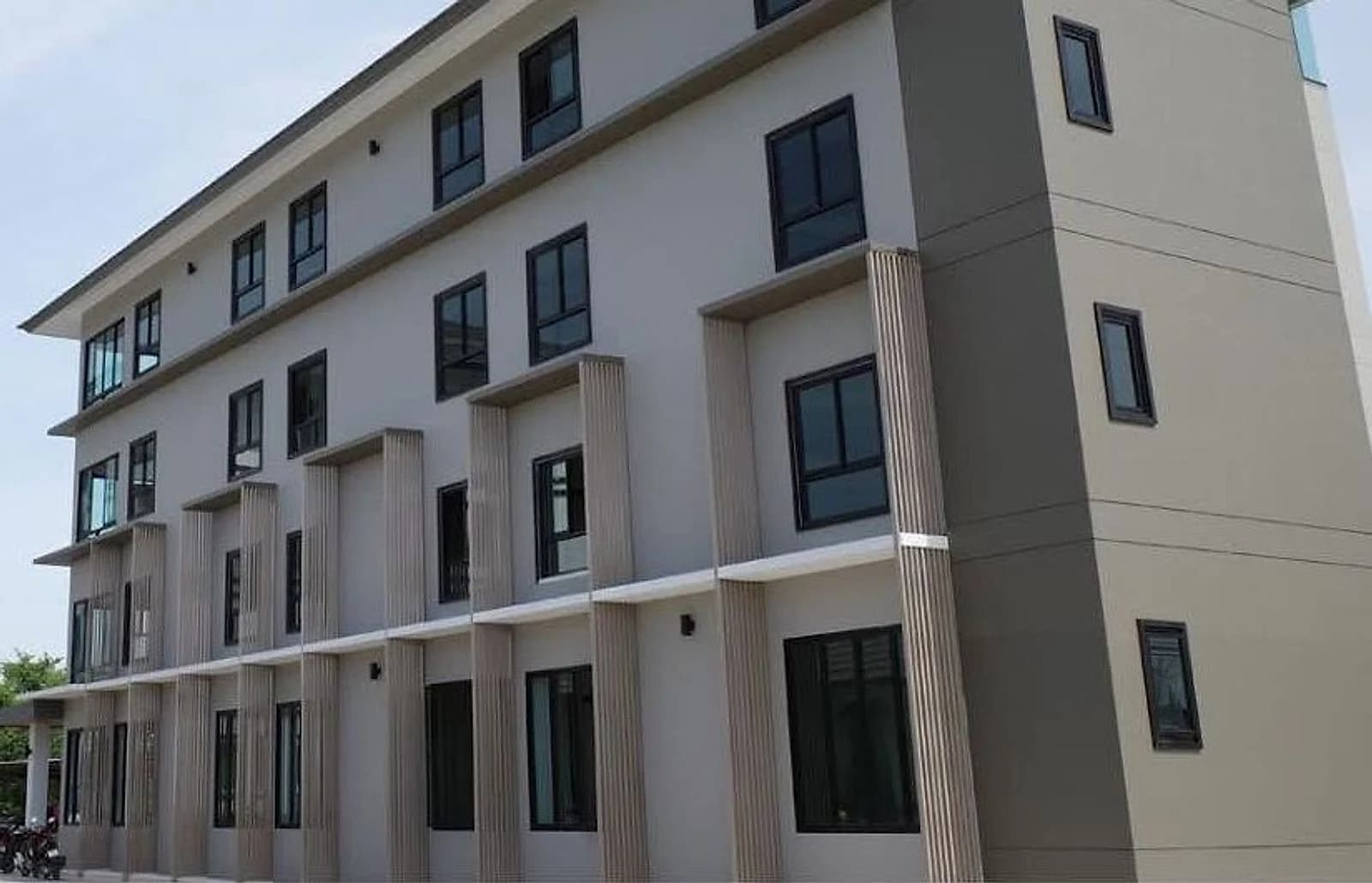 Chaviya Apartment Building B, Ban Chang: Monthly Studios of 29.5 sq.m. with a Private Balcony near Phla Beach photo 2