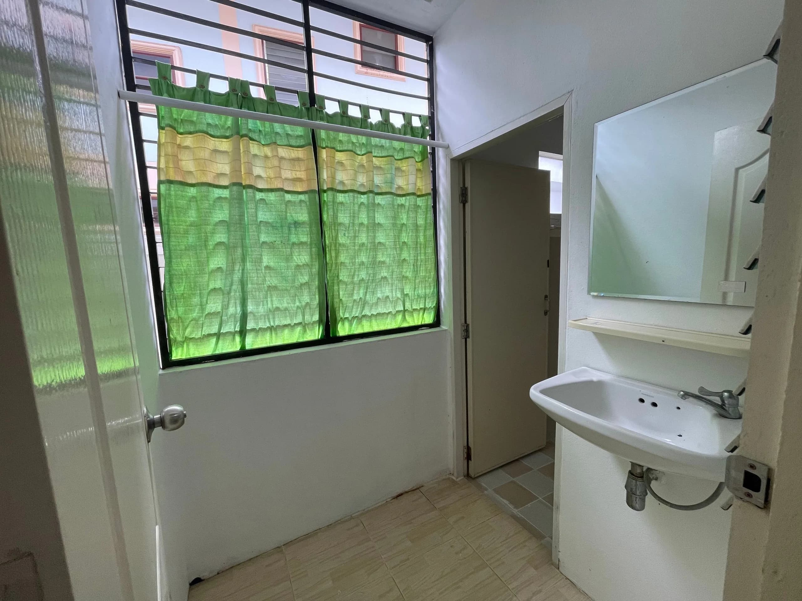 Chic Mansion, Nong Chom, San Sai : chambres avec réfrigérateur au mois, avec ventilateur ou climatisation, près de Chiang Mai–Phrao Road photo 5