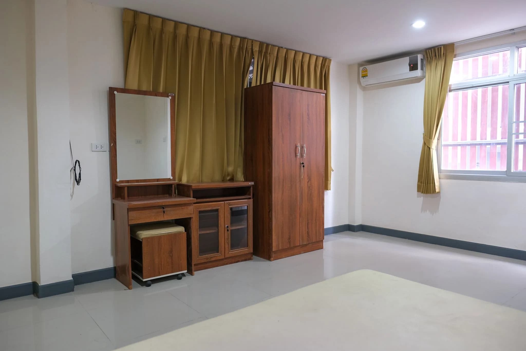 Chokdee Dormitory Charan 53、Bang Phlat：MRT Bang Yi Khanから約250m、月単位で借りられる20-24㎡の部屋 写真8
