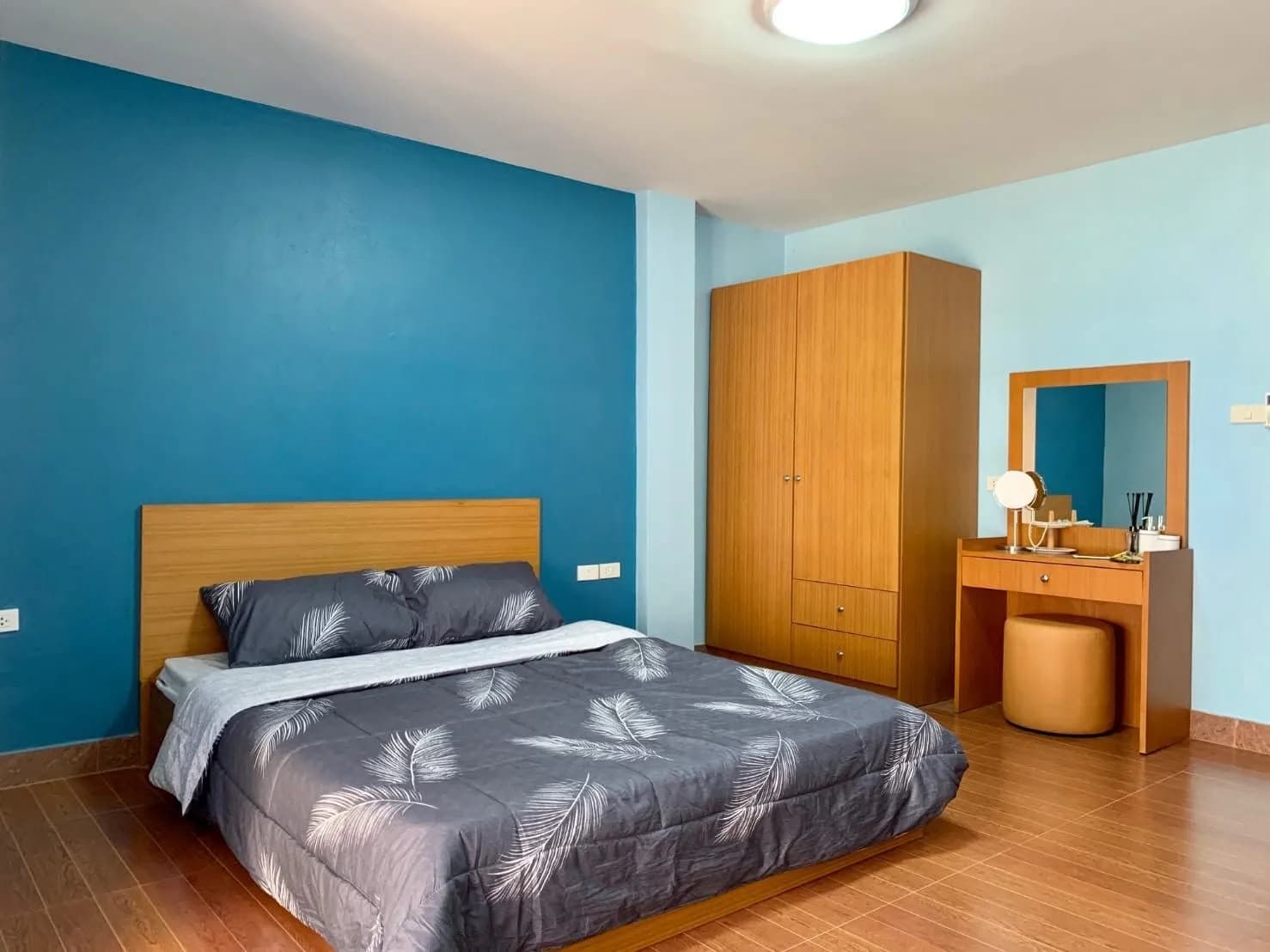 Chonsook Apartment في Ban Bueng: غرف شهرية مفروشة مكيّفة وبمروحة قرب مكتب ناحية Map Phai صورة 4