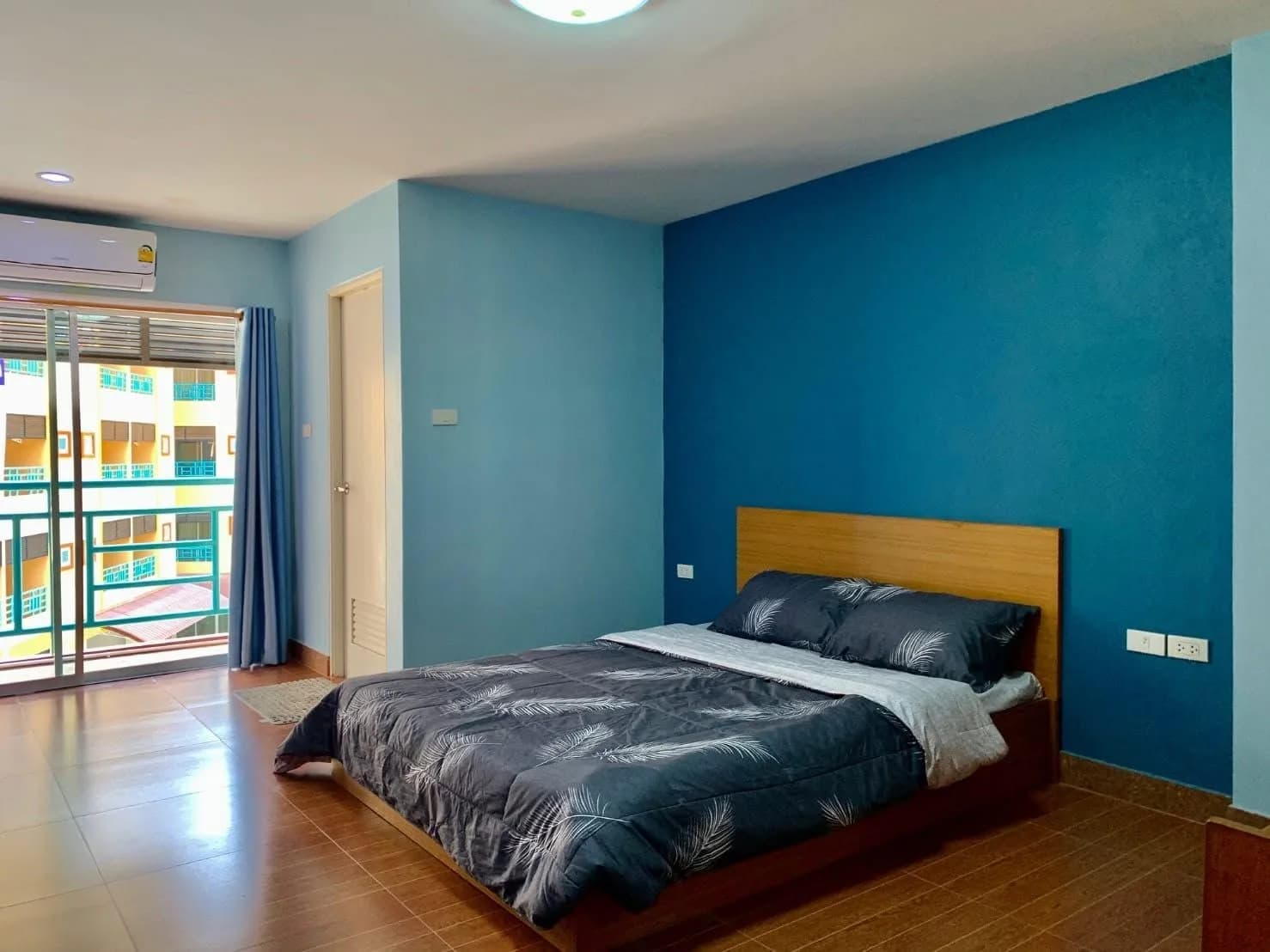 Chonsook Apartment في Ban Bueng: غرف شهرية مفروشة مكيّفة وبمروحة قرب مكتب ناحية Map Phai صورة 5