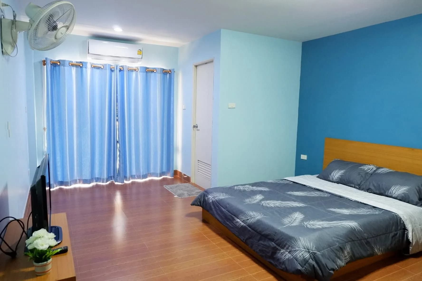 Chonsook Apartment في Ban Bueng: غرف شهرية مفروشة مكيّفة وبمروحة قرب مكتب ناحية Map Phai صورة 6