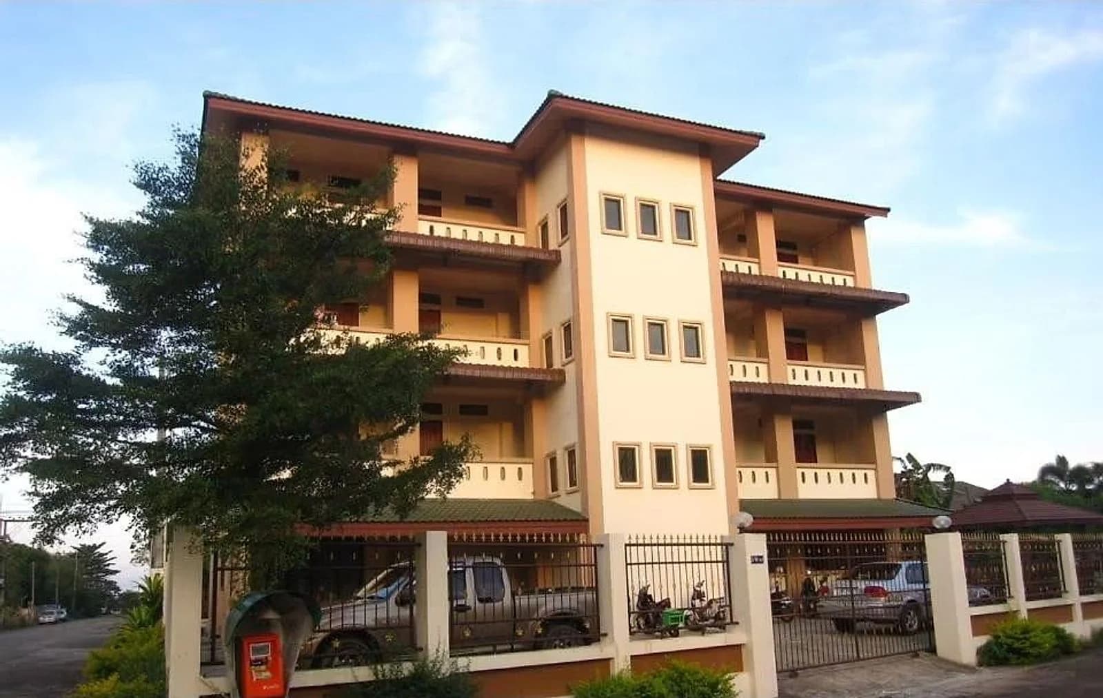 Chor Chong Kho महिला हॉस्टल, Chanthaburi: मासिक पंखे वाले और एसी कमरे, Rambhai Barni Rajabhat University के पास फ़ोटो 2