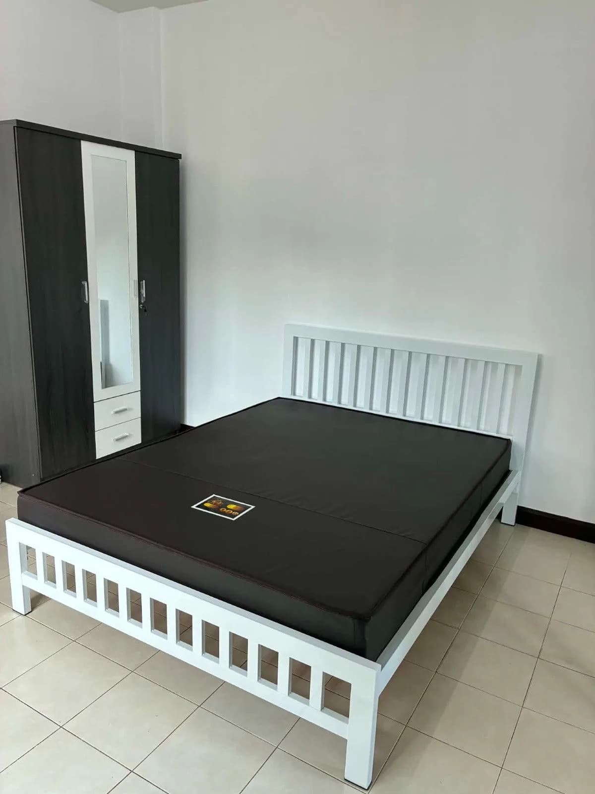 Baan Chudanat Frauenwohnheim, Soi Nonthaburi 42: Möblierte, klimatisierte Zimmer für Frauen, kostenloses Wi-Fi und Parken Foto 6