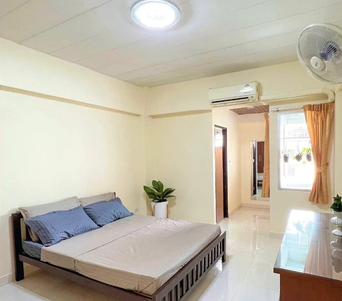 အခန်းများ လစဉ်ငှားရန် C.K. House၊ Soi Lat Phrao 122 Yaek 8၊ Wang Thonglang၊ 20 စတုရန်းမီတာ၊ MRT Mahat Thai မှ 250 မီတာခန့် ဓာတ်ပုံ 2
