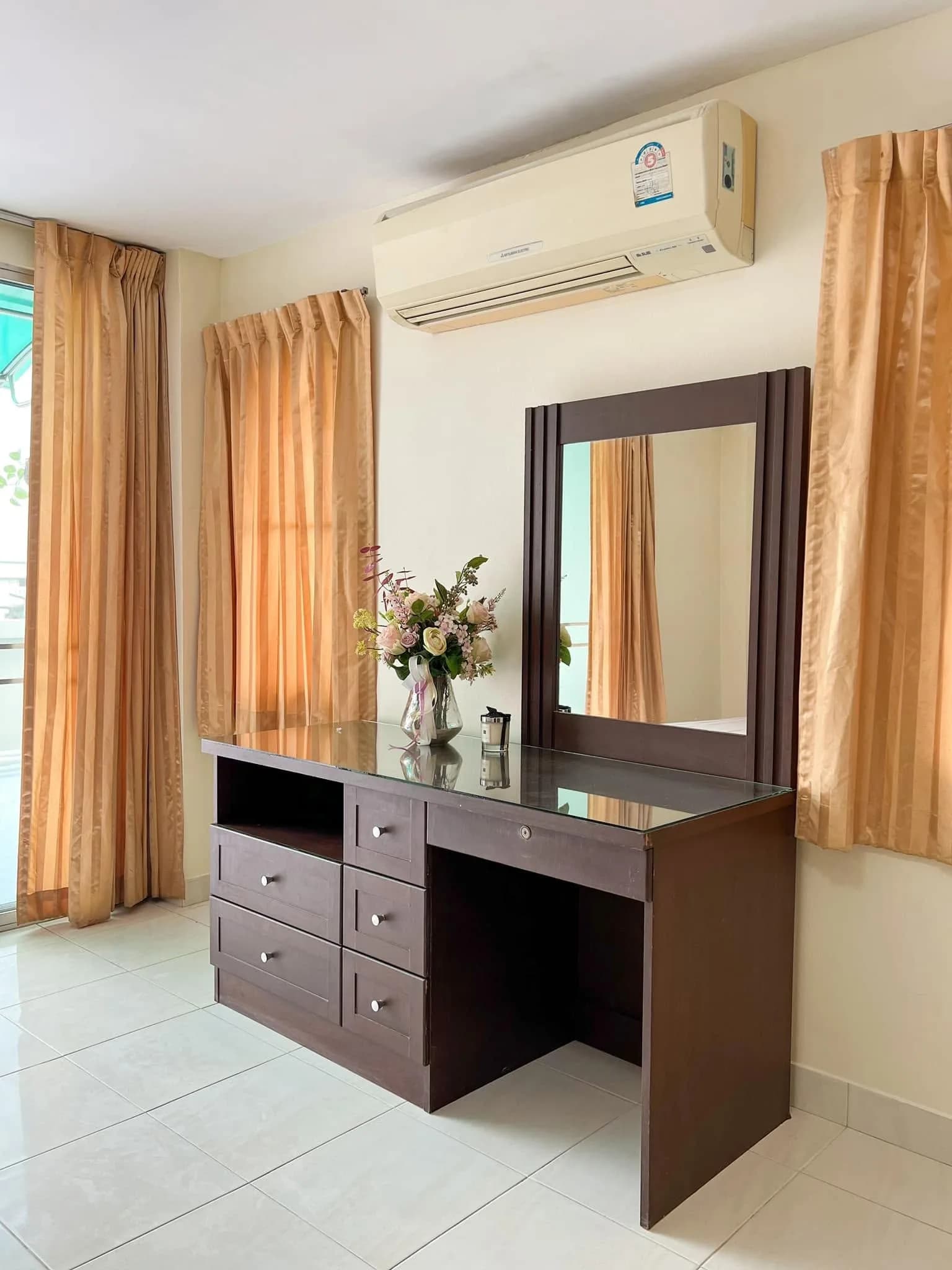အခန်းများ လစဉ်ငှားရန် C.K. House၊ Soi Lat Phrao 122 Yaek 8၊ Wang Thonglang၊ 20 စတုရန်းမီတာ၊ MRT Mahat Thai မှ 250 မီတာခန့် ဓာတ်ပုံ 3