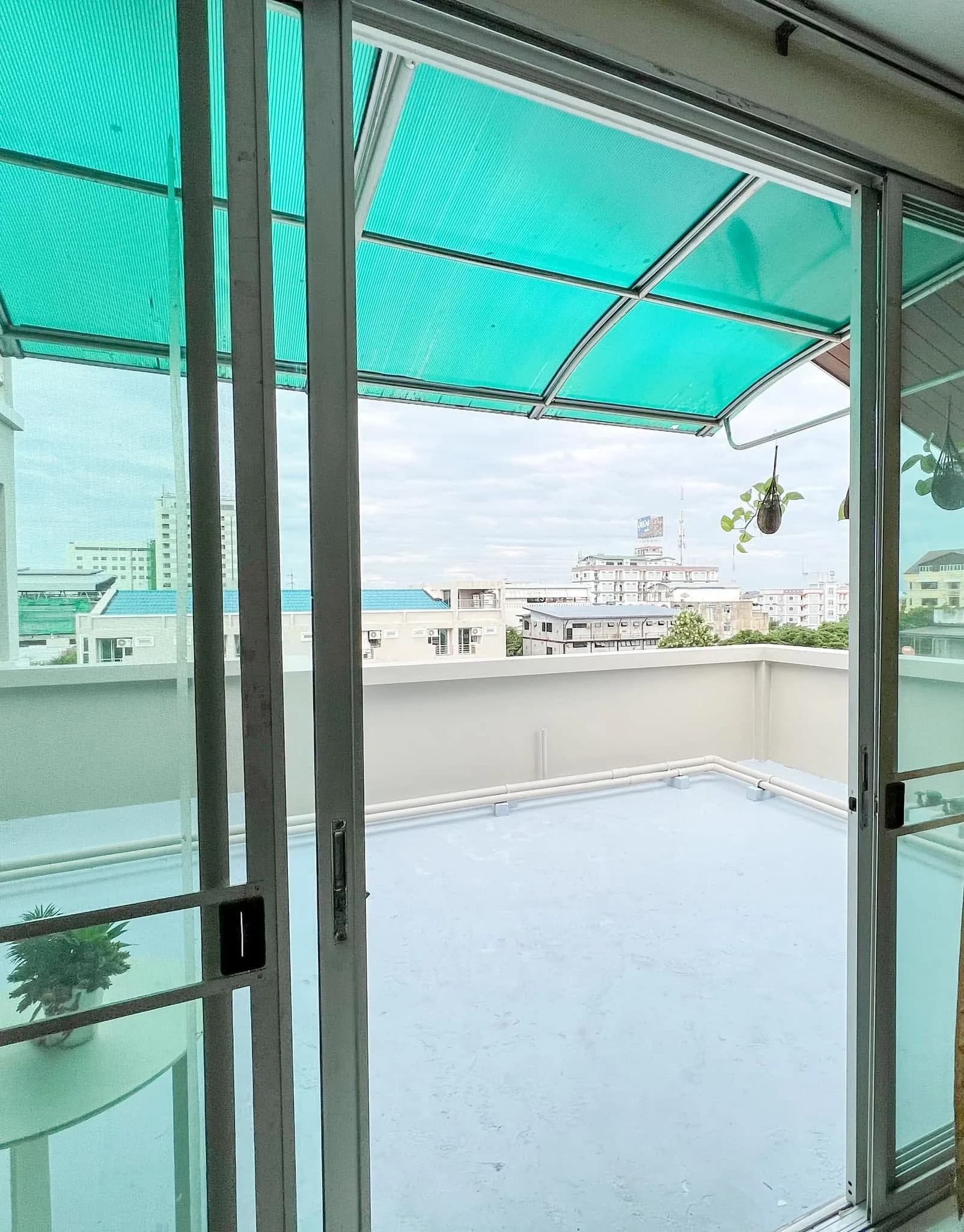 အခန်းများ လစဉ်ငှားရန် C.K. House၊ Soi Lat Phrao 122 Yaek 8၊ Wang Thonglang၊ 20 စတုရန်းမီတာ၊ MRT Mahat Thai မှ 250 မီတာခန့် ဓာတ်ပုံ 7
