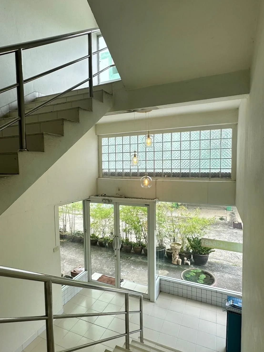 غرف مجدّدة بأثاث جديد للإيجار الشهري في CK Mansion، Tiwanon Soi 7/1، قرب محطة MRT Nonthaburi Civic Center صورة 8