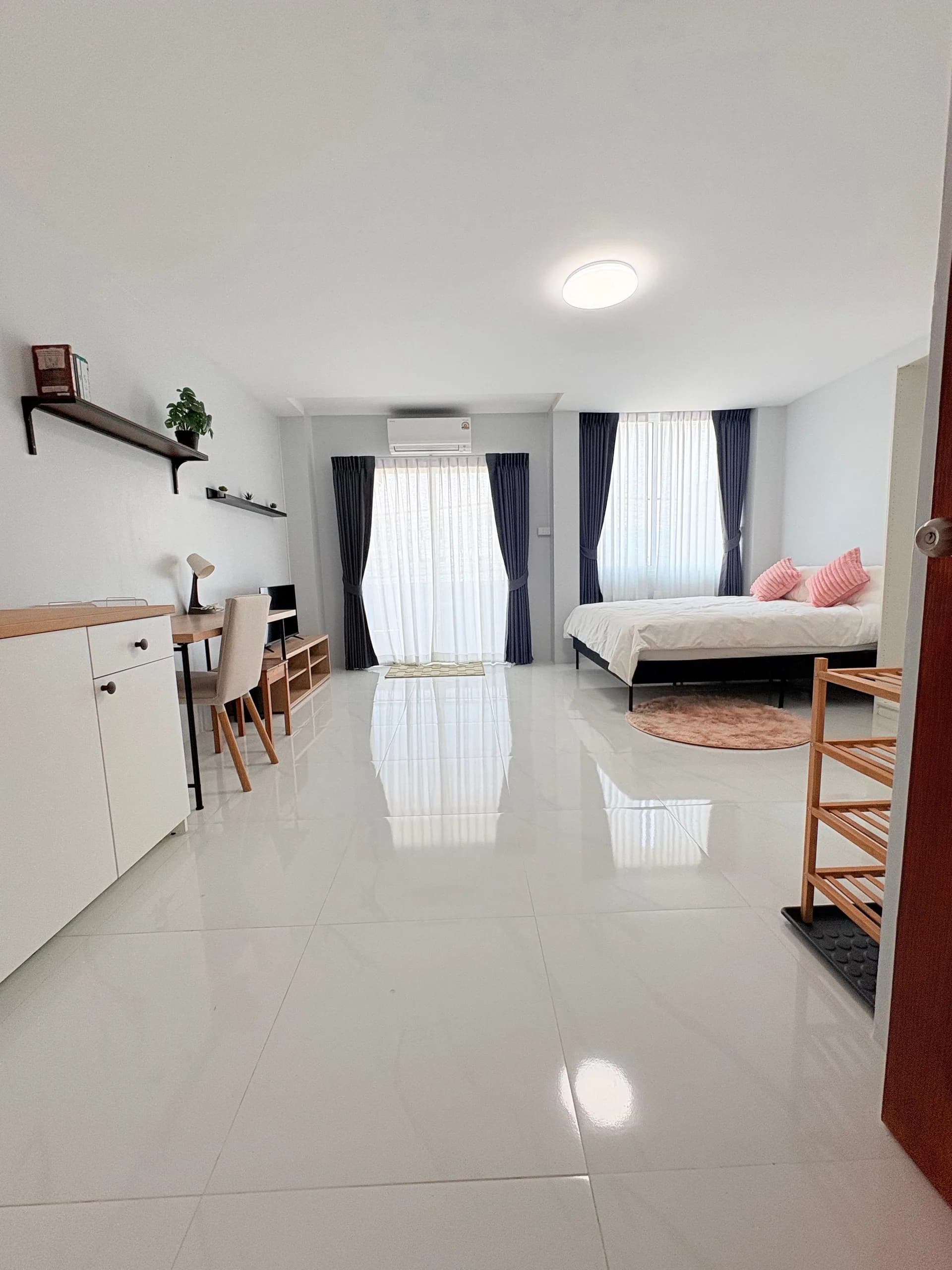 غرف مجدّدة ومفروشة مع شرفات للإيجار الشهري في Cozy Living Ladprao 64، قرب محطة MRT Chok Chai 4 صورة 4