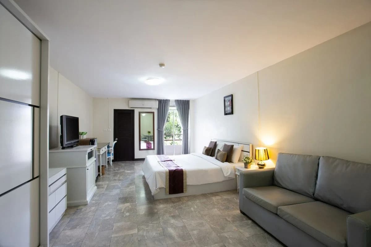 d-haus Ladprao Residence، Soi Watthana Niwet 7، Sutthisan: غرف للإيجار الشهري واليومي بمساحة 21 و37 م² مع مسبح وحديقة
