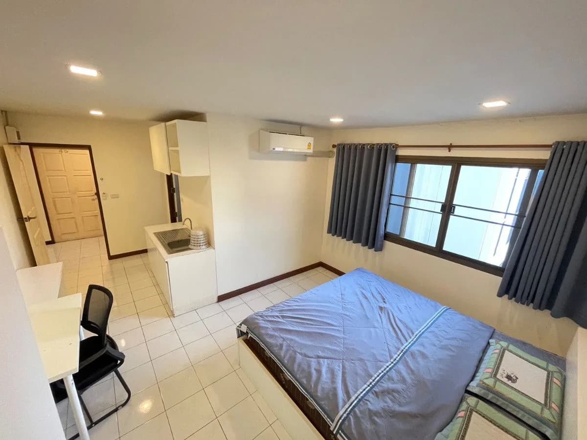 Eight Residence، Soi 20 Mithuna Yaek 19، Pracha Rat Bamphen، Huai Khwang: غرف للإيجار الشهري واليومي بمساحة 32–36 م² صورة 3