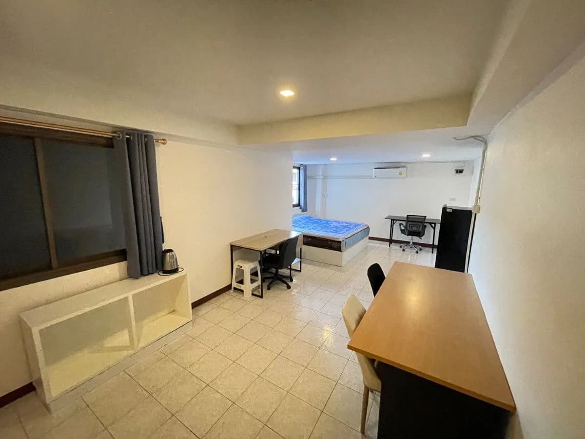 Eight Residence، Soi 20 Mithuna Yaek 19، Pracha Rat Bamphen، Huai Khwang: غرف للإيجار الشهري واليومي بمساحة 32–36 م² صورة 7