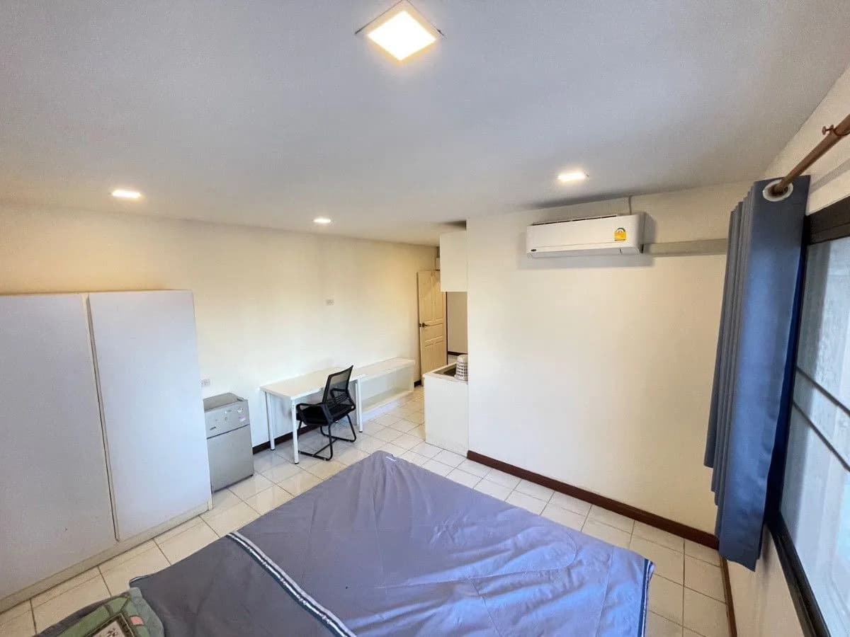 Eight Residence، Soi 20 Mithuna Yaek 19، Pracha Rat Bamphen، Huai Khwang: غرف للإيجار الشهري واليومي بمساحة 32–36 م² صورة 8