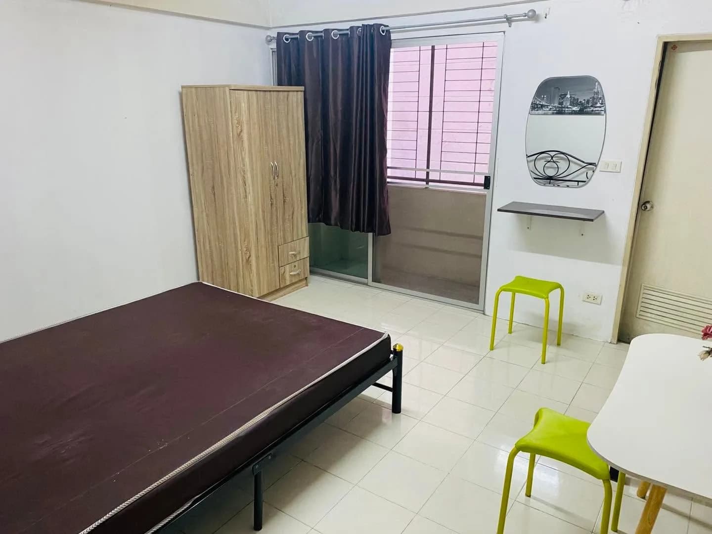 غرف مفروشة للإيجار الشهري في Forty-Four Place، Soi Phahon Yothin 44، على بعد حوالي 500 م من محطة BTS Royal Forest Department صورة 8