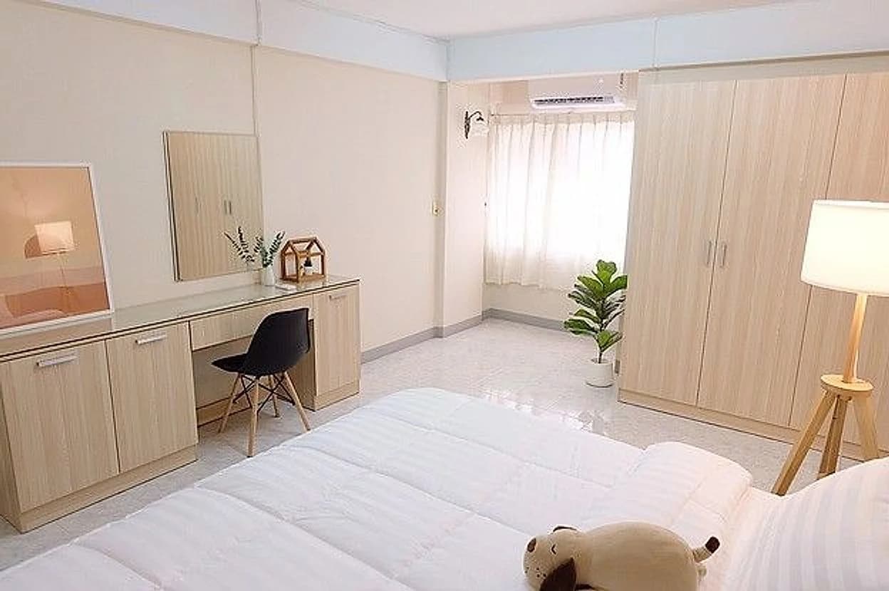 Grand Living Place, Soi Charoensak, Sutthisan: klimatisierte Zimmer mit 24–30 m² zur Monatsmiete, etwa 500 m von MRT Sutthisan entfernt Foto 4