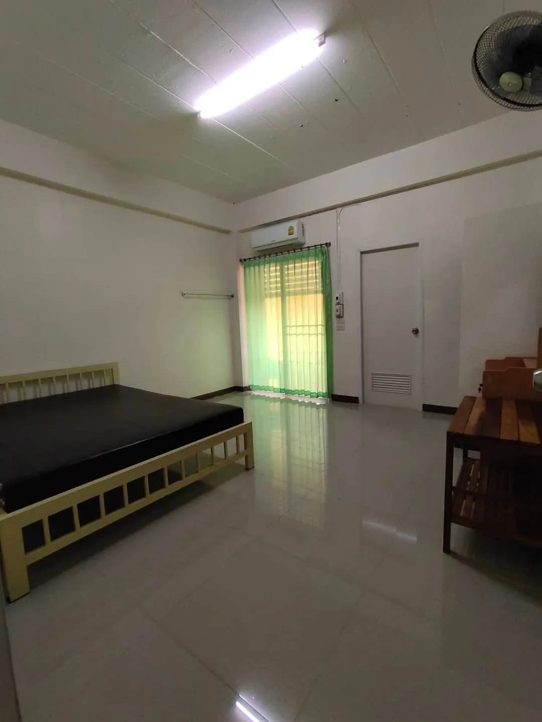 I-Un Apartment, Kila Klang : chambres avec ventilateur ou climatisées de 24 m² au mois, près de l'hôpital Maharat Nakhon Ratchasima photo 4
