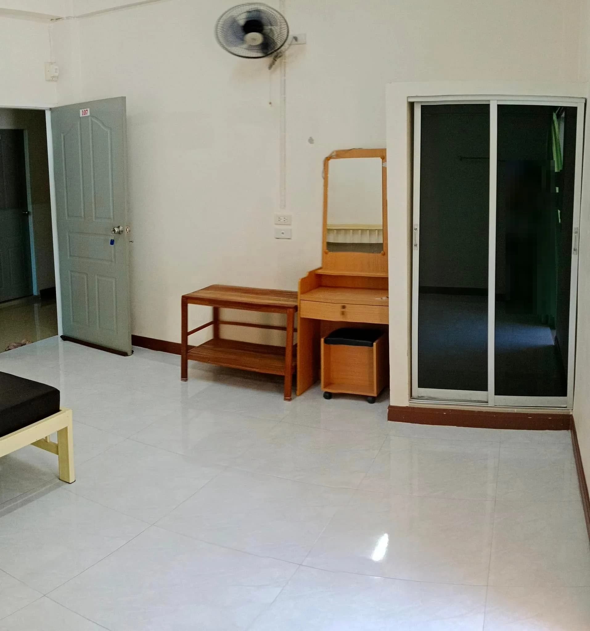 I-Un Apartment, Kila Klang : chambres avec ventilateur ou climatisées de 24 m² au mois, près de l'hôpital Maharat Nakhon Ratchasima photo 7