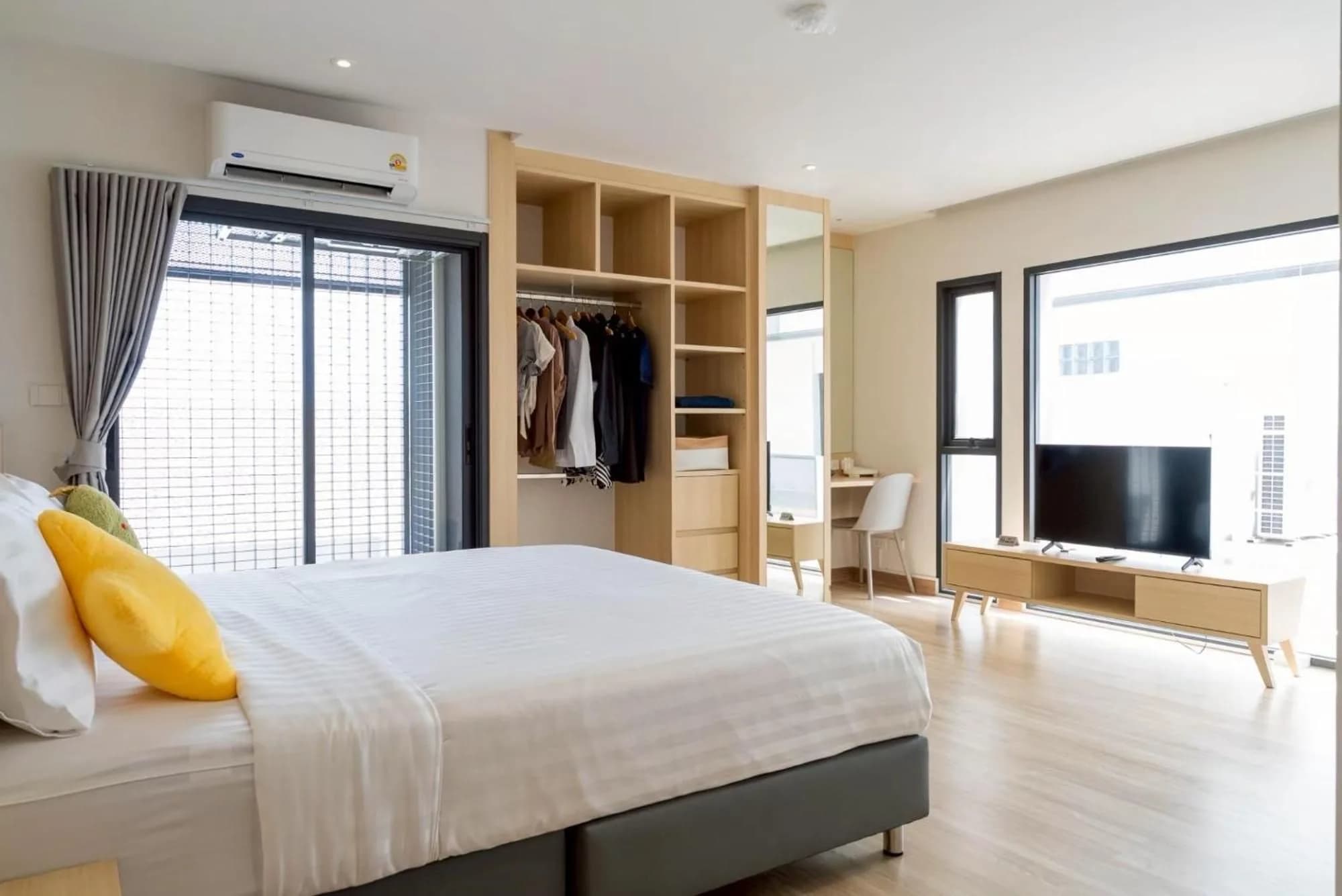 I-ZEN Residence ซอยนาคนิวาส 7 ห้องสตูดิโอและ 1 ห้องนอนรายเดือน ตึกใหม่ ใกล้เซ็นทรัล อีสต์วิลล์