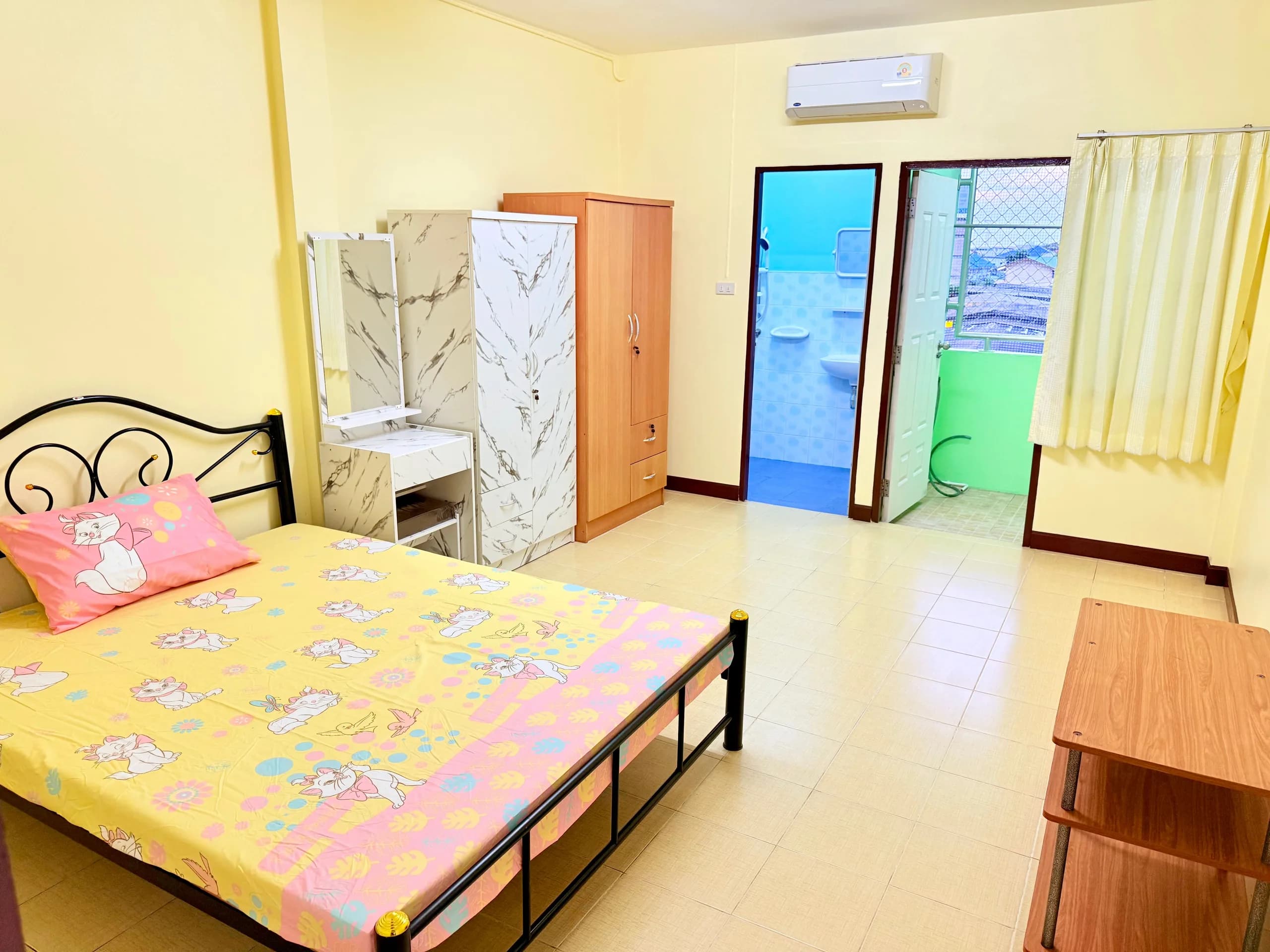 Intermic Apartment, Khiri Junction, Chon Buri: habitaciones reformadas con aire acondicionado de 25-30 m² en alquiler mensual, cerca de Makro foto 1