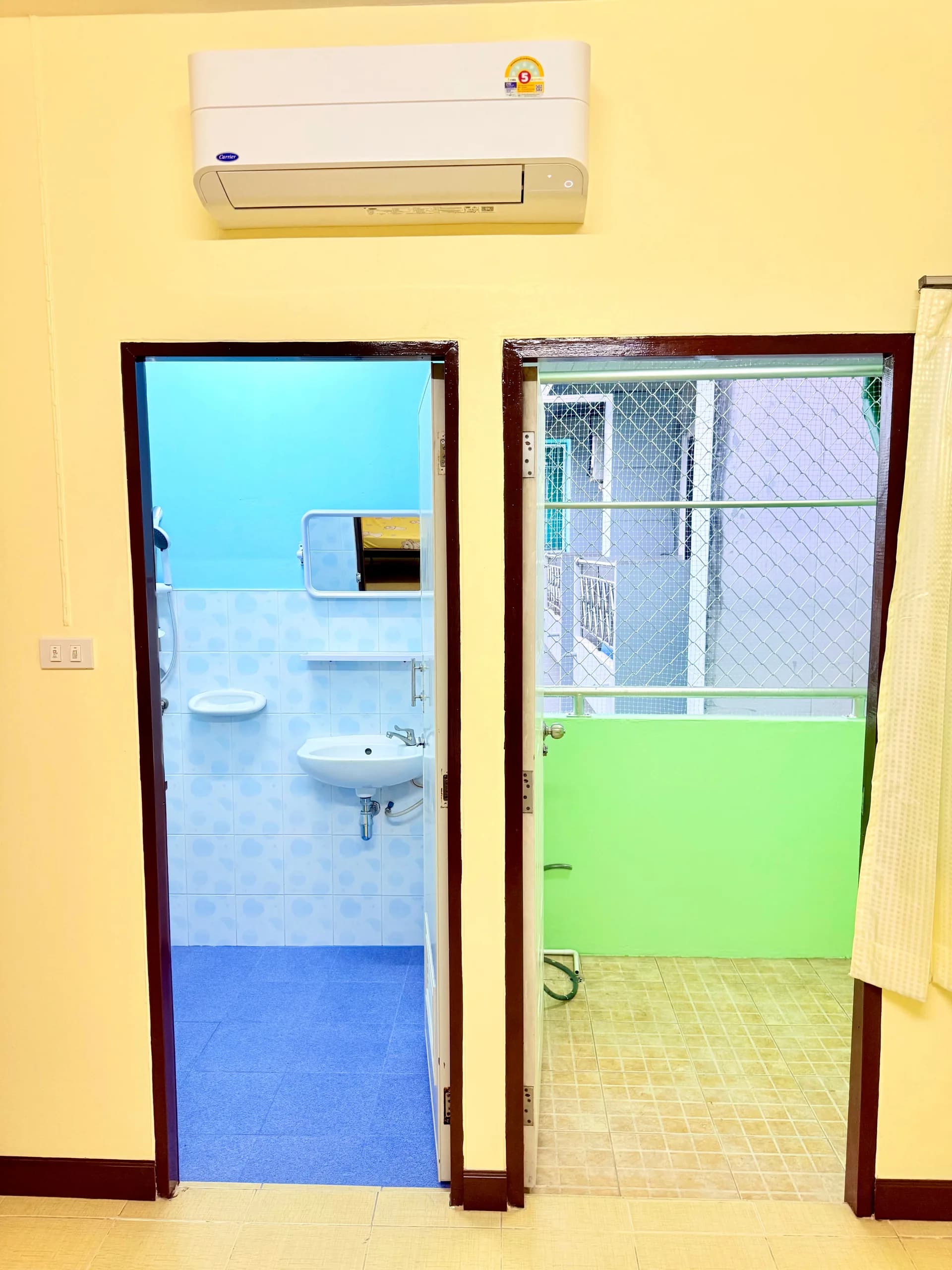 Intermic Apartment, Khiri Junction, Chon Buri: habitaciones reformadas con aire acondicionado de 25-30 m² en alquiler mensual, cerca de Makro foto 8