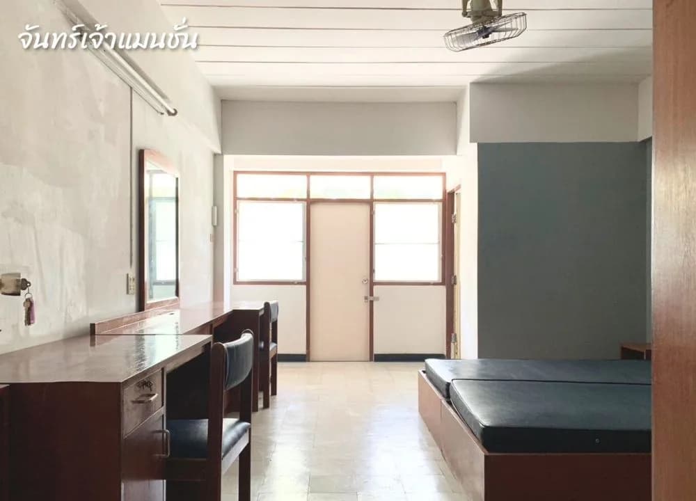 Janjao Mansion في Bang Saen: غرف مكيّفة وغرف بمروحة شهرية مع موقف مجاني قرب جامعة Burapha صورة 6
