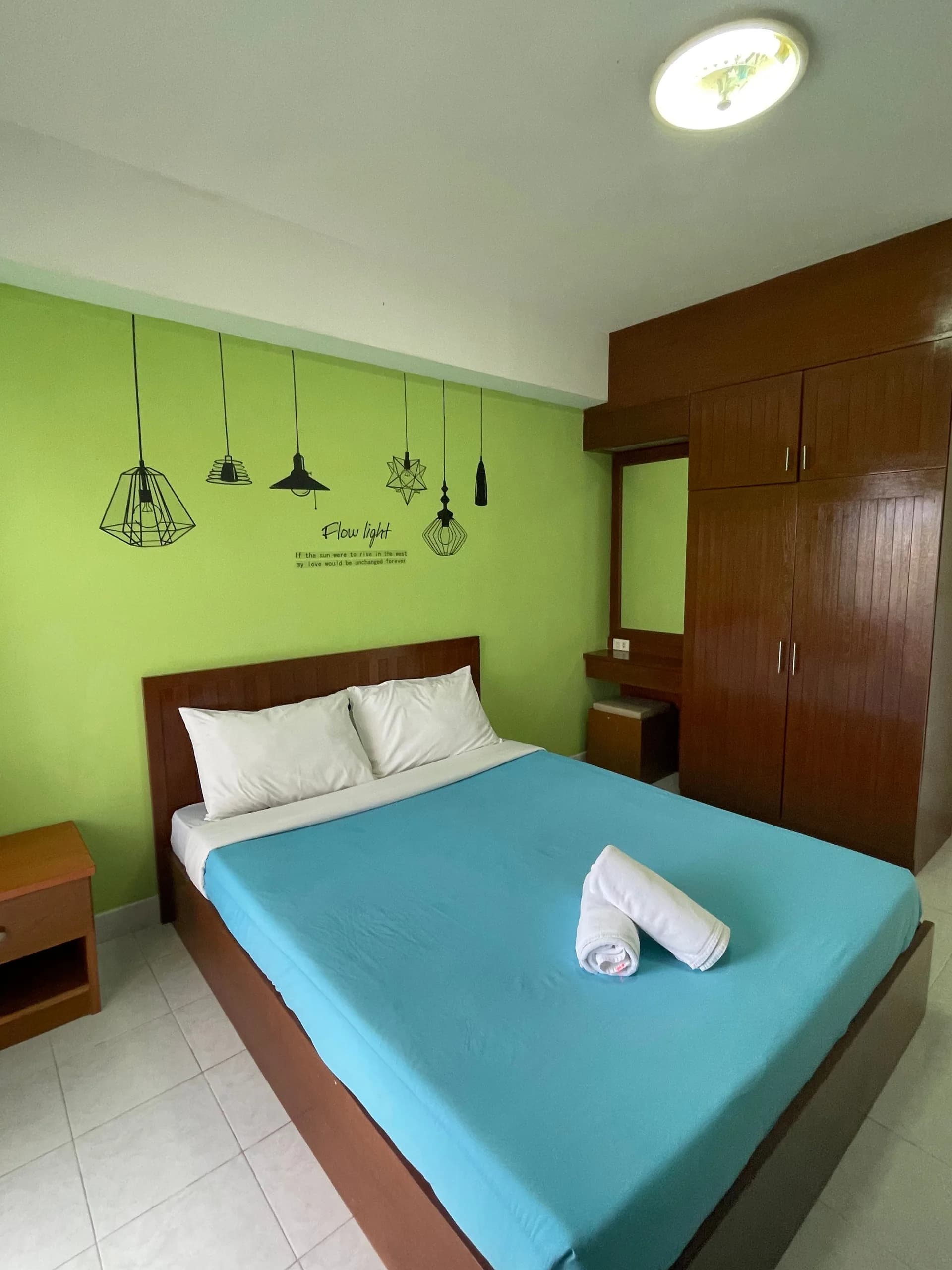 JP Apartment في Mueang Rayong: غرف بمروحة ومكيّفة وغرف عائلية بالشهر قرب شاطئ Saeng Chan صورة 3