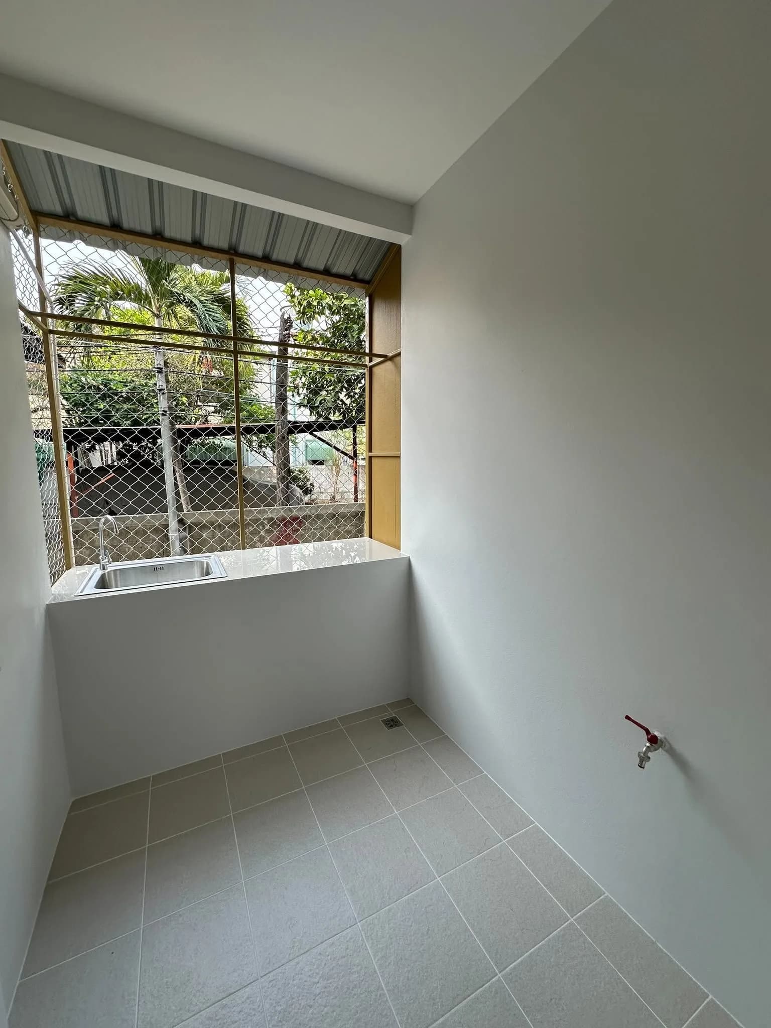 Jinda Mai Dormitory, Mueang Nga, Lamphun : chambres climatisées neuves de 21 m² au mois avec cuisine, près de Si Bun Yuen Market photo 7
