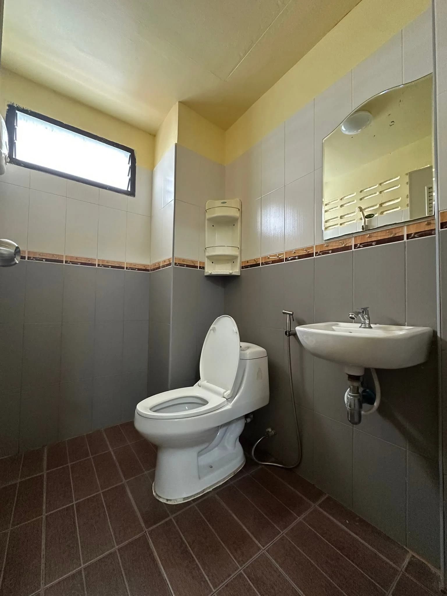 Kaiploy Apartment في Map Ta Phut، Rayong: غرف مفروشة مكيّفة شهرية 20 م² قرب Lotus's Map Ta Phut صورة 3