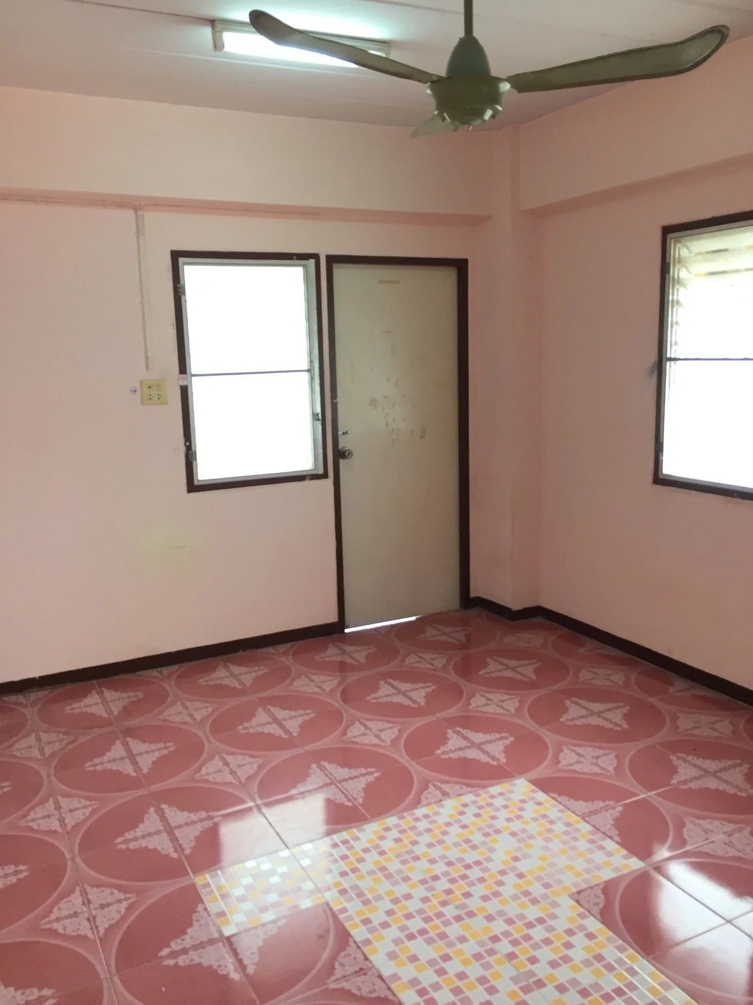 Kanittha Apartment, King Kaew: phòng quạt 18 m² có ban công cho thuê theo tháng, gần Big C Place Bang Phli ảnh 6