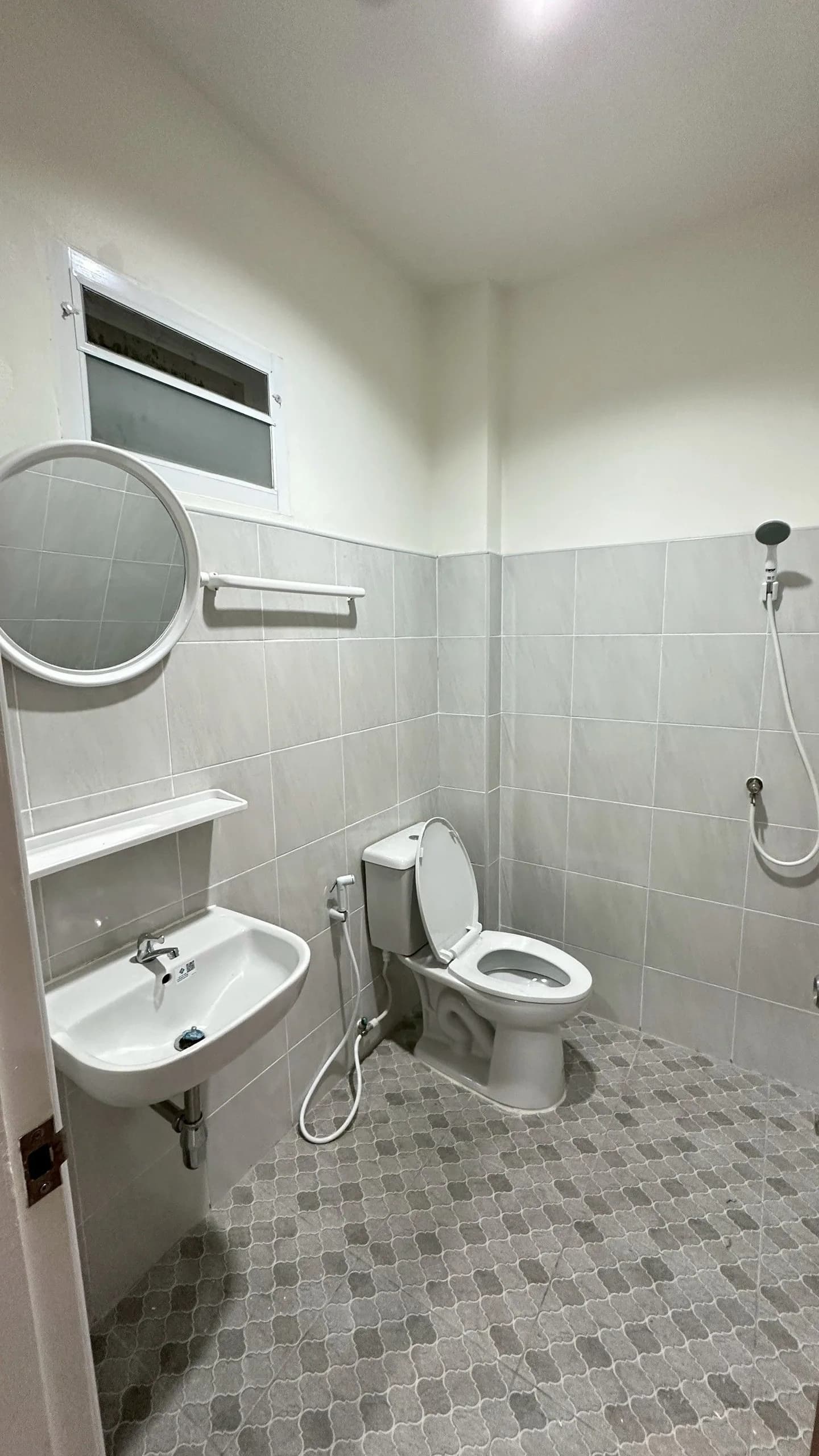 Kasemsann Apartment, Khlong 4 Khlong Luang: 넓은 발코니가 있는 신축 월세 객실, Motorway 9 인근 사진 3