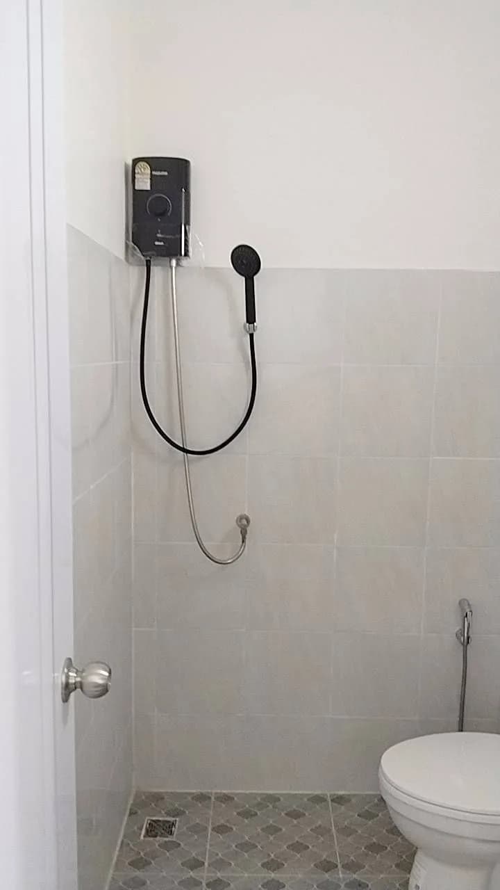 Kasemsann Apartment, Khlong 4 Khlong Luang: 넓은 발코니가 있는 신축 월세 객실, Motorway 9 인근 사진 6