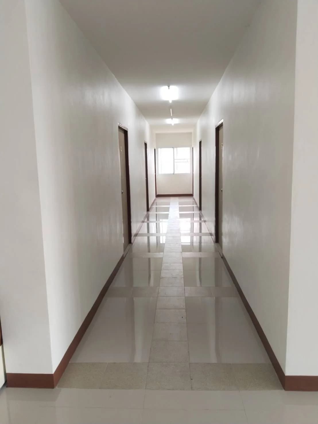 Kasemsann Apartment, Khlong 4 Khlong Luang: 넓은 발코니가 있는 신축 월세 객실, Motorway 9 인근 · 7