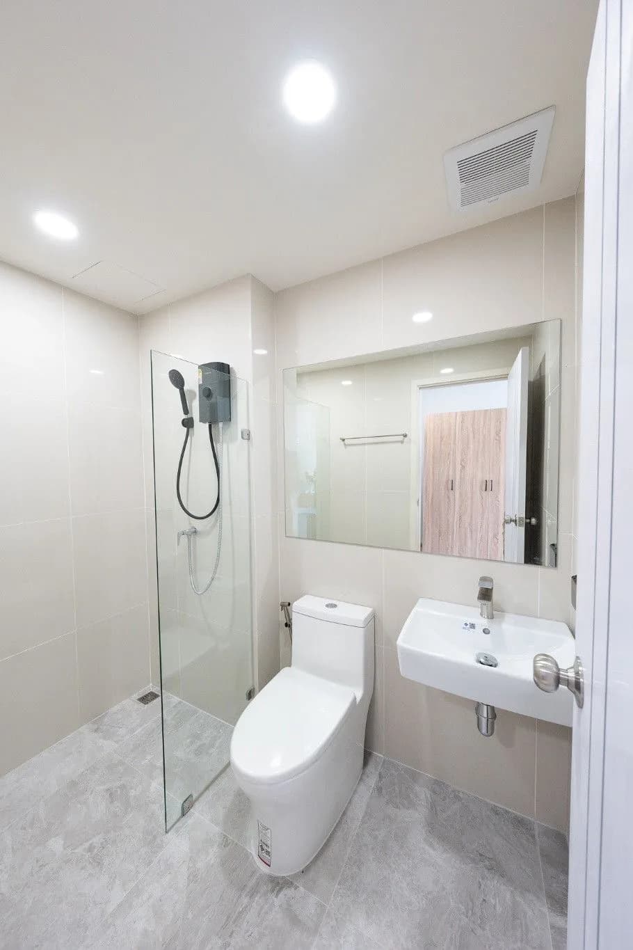 Buwanang paupahang bagong kuwarto sa Khongkhwan Apartment, Chok Chai 4, may mga palapag na puwede ang alagang hayop, malapit sa Lotus's Wang Hin larawan 3