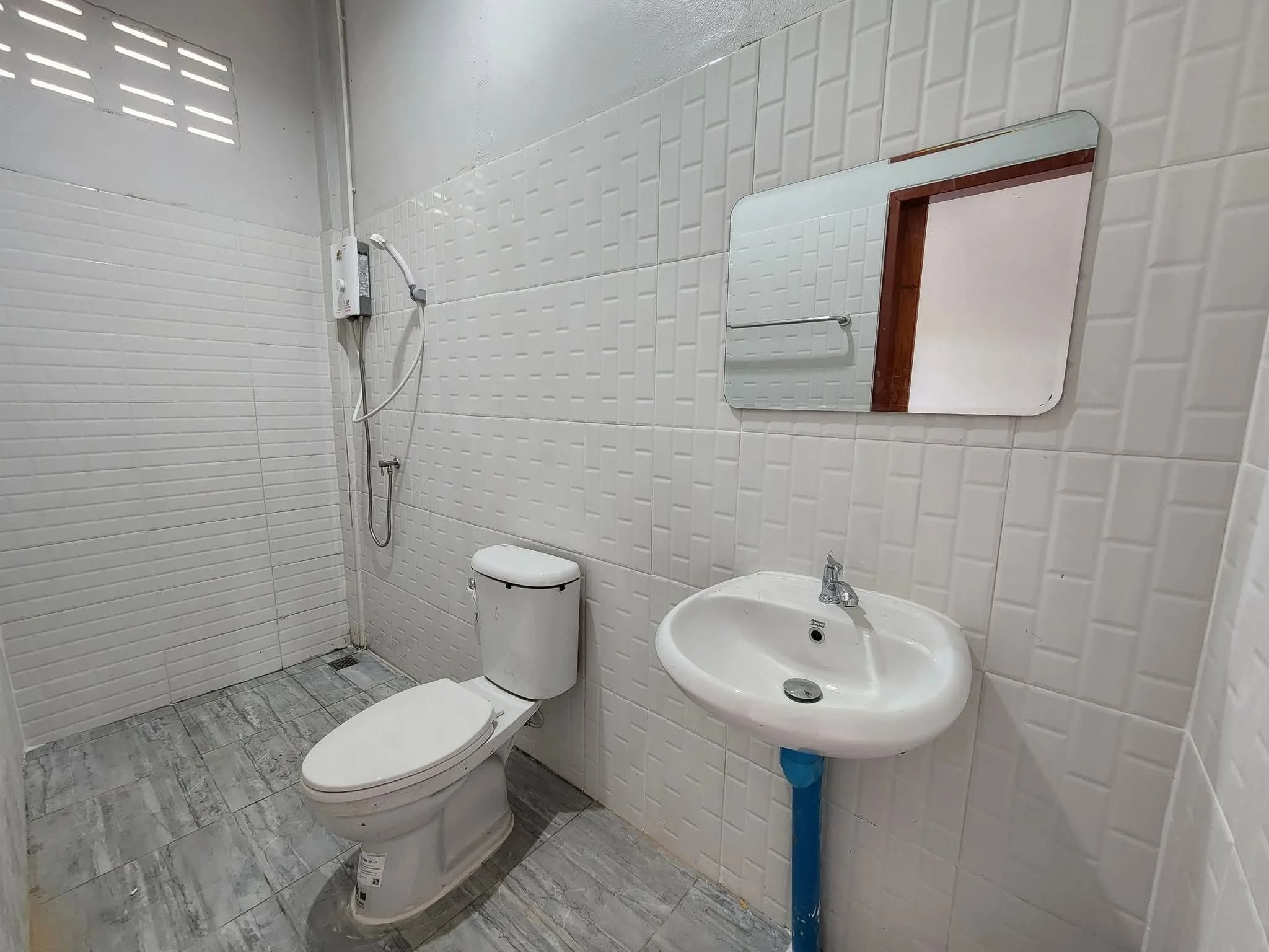 Khun Jaroon Dormitory, San Pa Tong: Monthly 24 sq.m. Dormitory Rooms behind Jampha Savemart photo 3