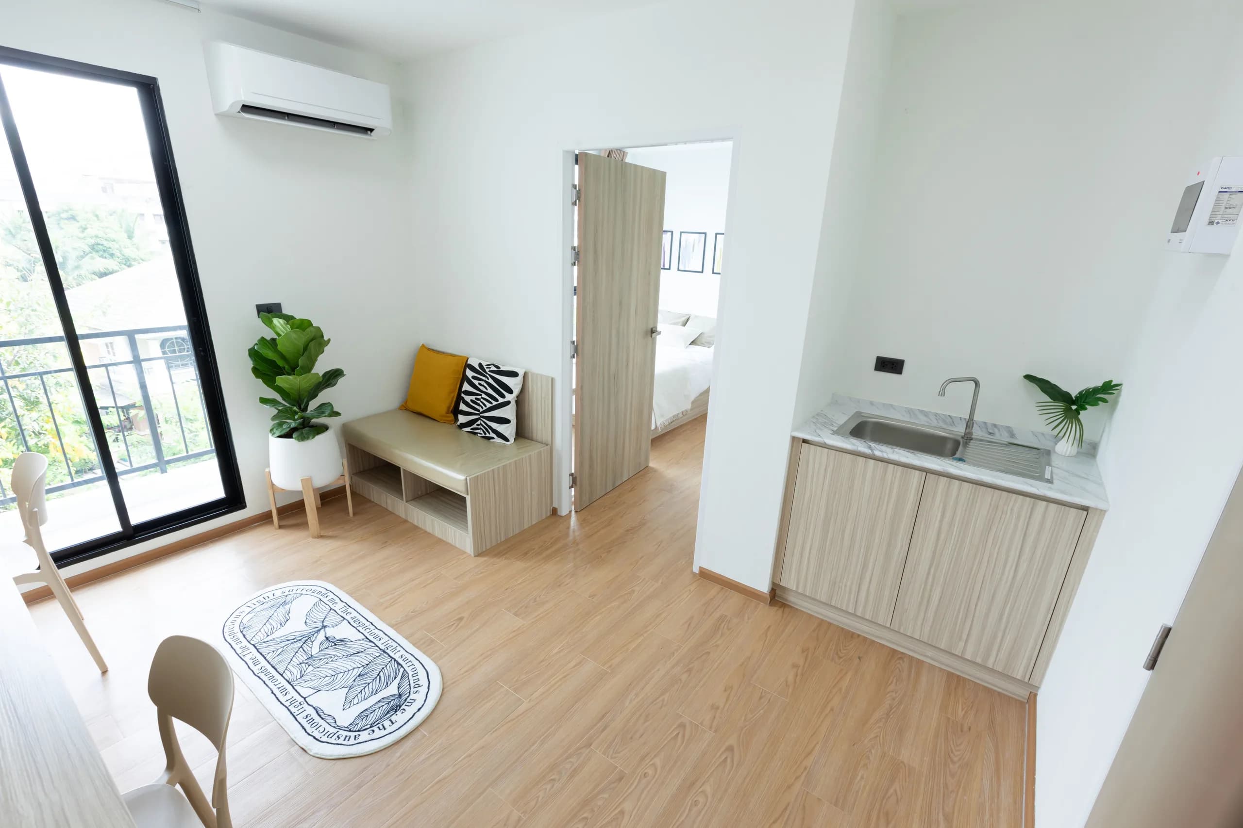 Kith Residence, Soi Charoen Nakhon 12, Khlong San : studios et chambres doubles de 23-29 m² à louer au mois, à environ 350 m du BTS Krung Thon Buri photo 8