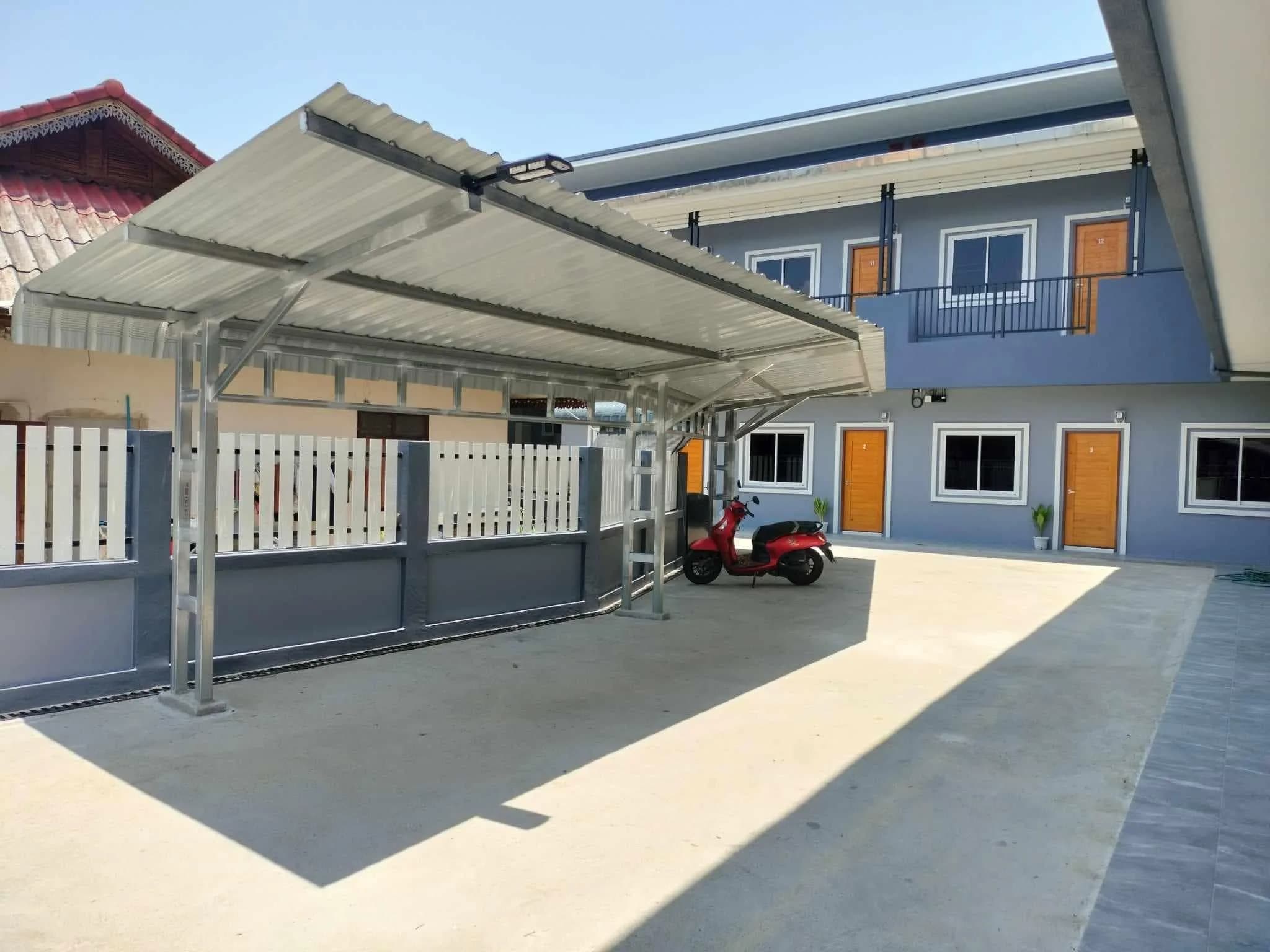 Korawan Dormitory, Fang: меблированные комнаты с вентилятором и кондиционером помесячно рядом с Sai Aksorn School фото 2