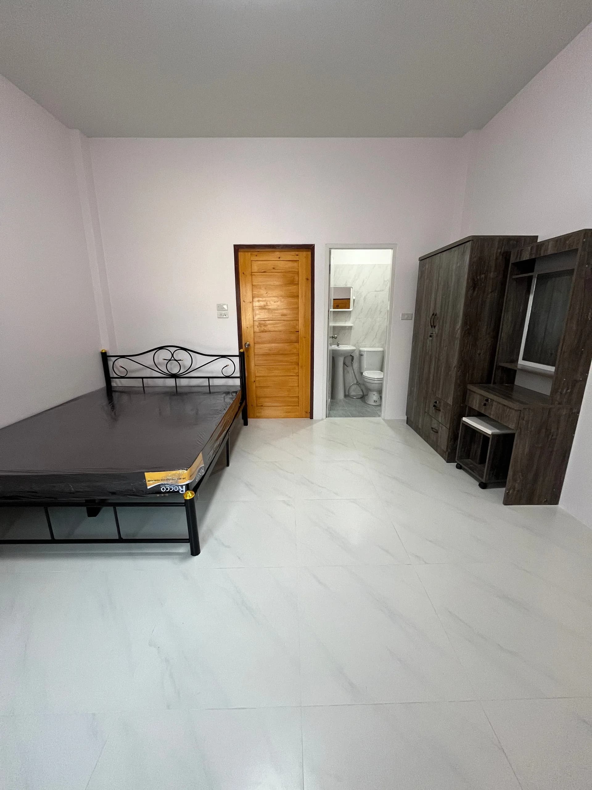 Korawan Dormitory, Fang: меблированные комнаты с вентилятором и кондиционером помесячно рядом с Sai Aksorn School фото 5