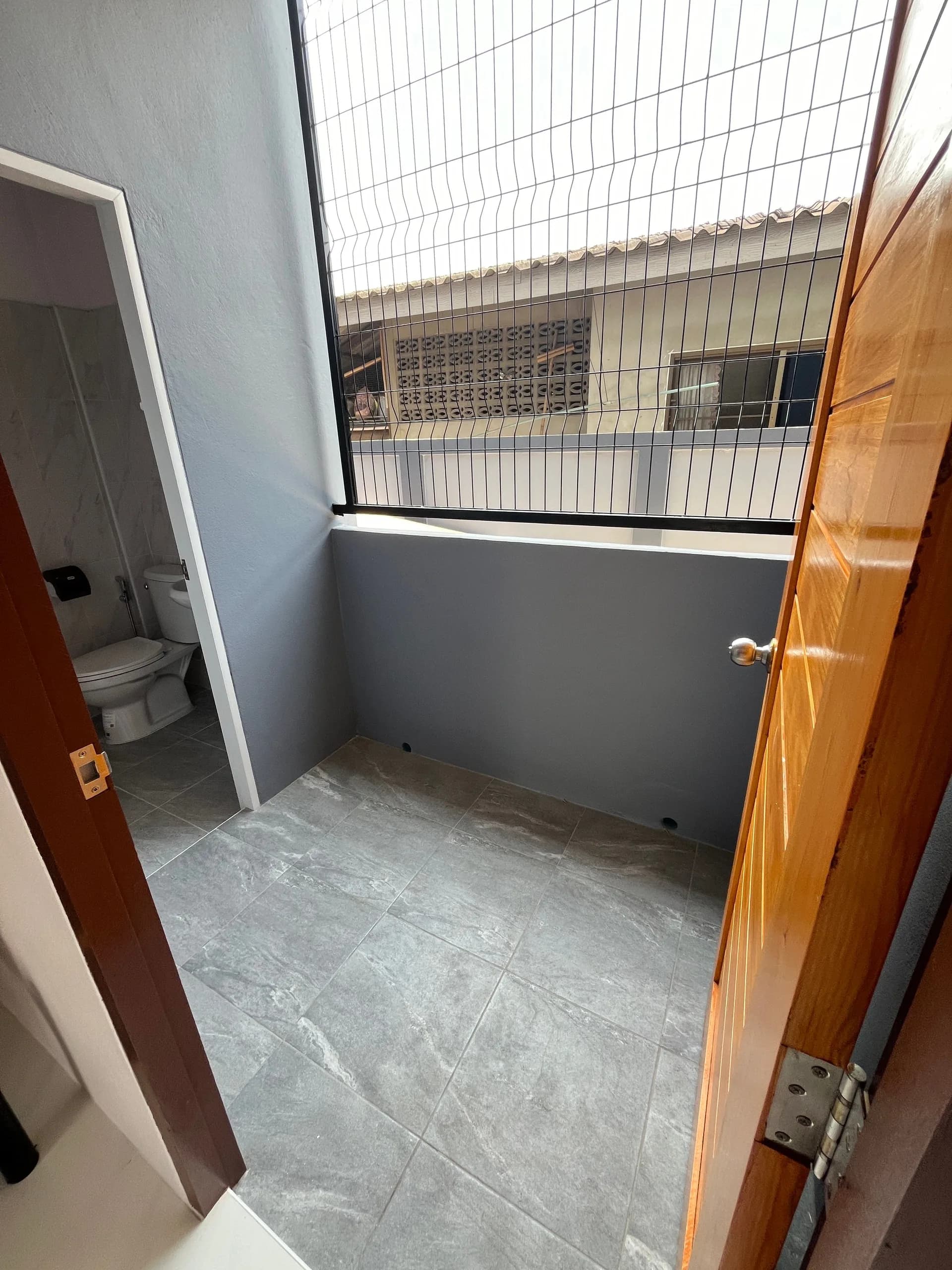 Korawan Dormitory, Fang: меблированные комнаты с вентилятором и кондиционером помесячно рядом с Sai Aksorn School фото 8
