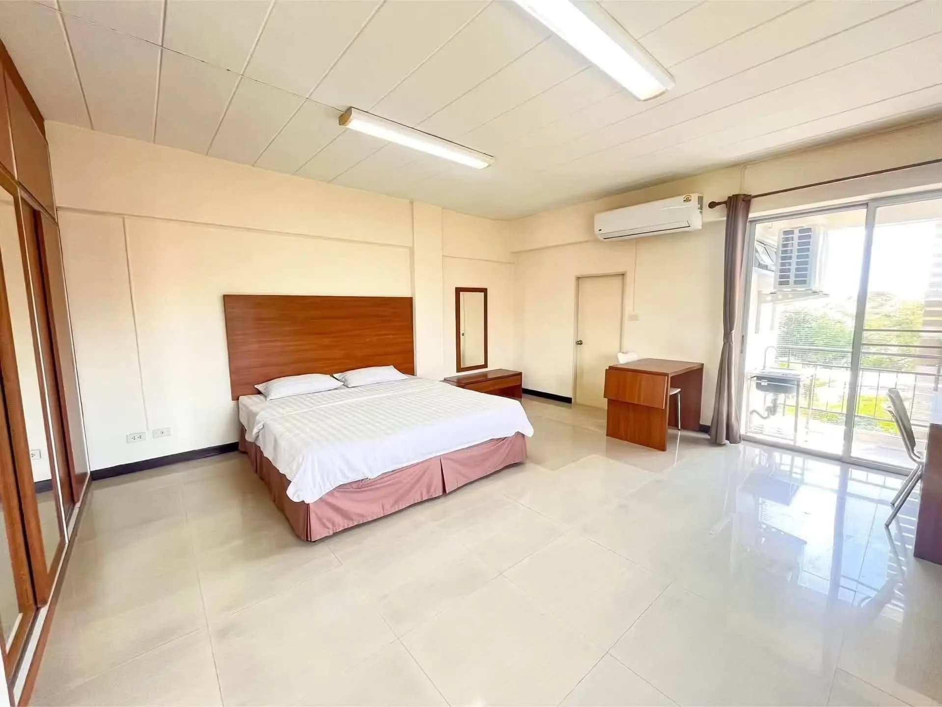 Lillyplace Apartment ซอยแบริ่ง 7 บางนา ห้องสตูดิโอและห้องชุดเฟอร์นิเจอร์ครบรายเดือน ห้องใหญ่เลี้ยงแมวได้ ใกล้ BTS แบริ่ง รูปที่ 1