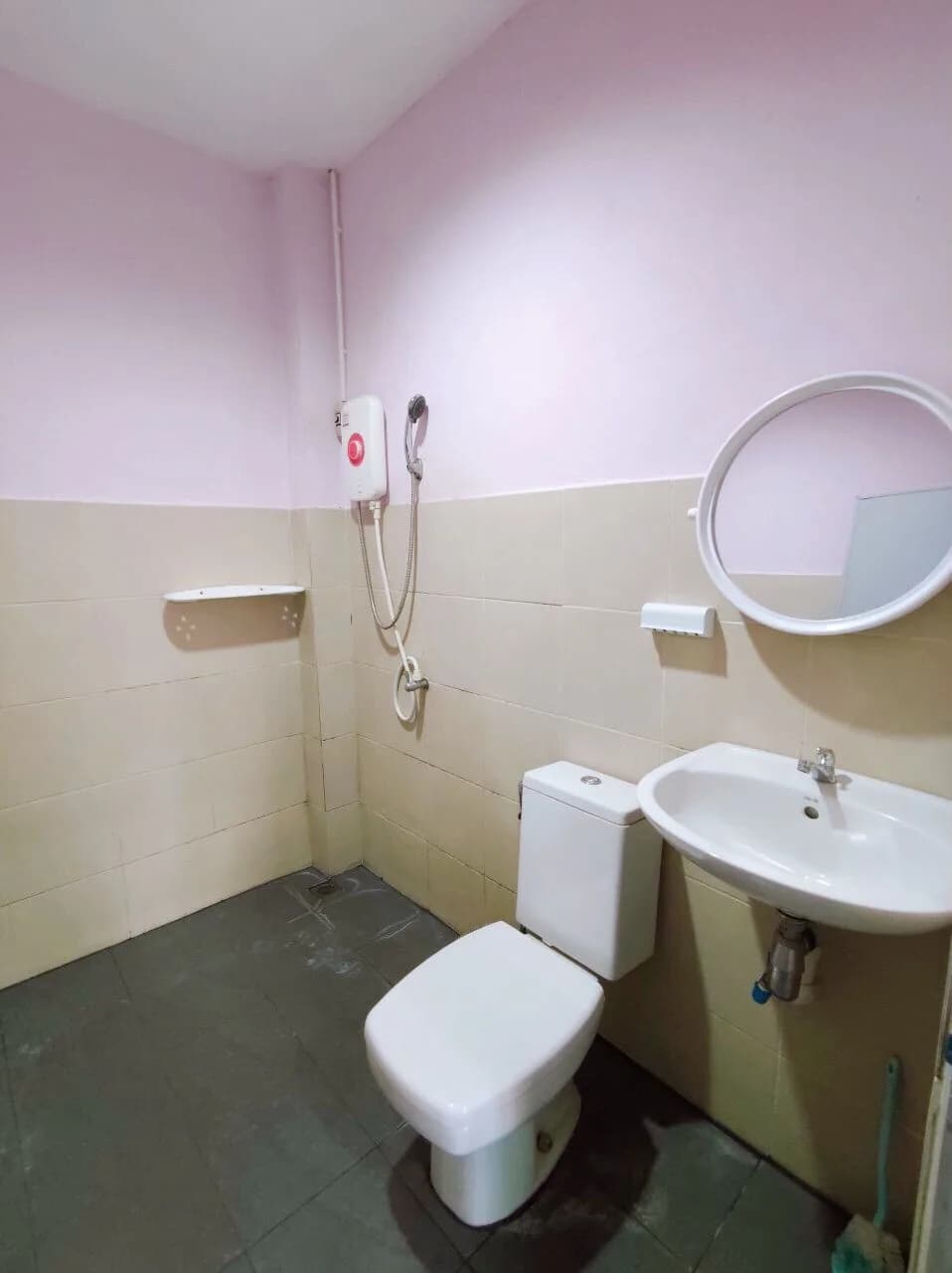 Linda Place, Bo Sang Soi 5: Zimmer mit 30 m² und Küchenecke zur Monatsmiete nahe Lotus's Bo Sang Foto 3
