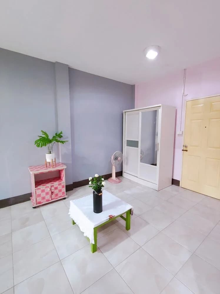 Linda Place, Bo Sang Soi 5: Zimmer mit 30 m² und Küchenecke zur Monatsmiete nahe Lotus's Bo Sang Foto 5