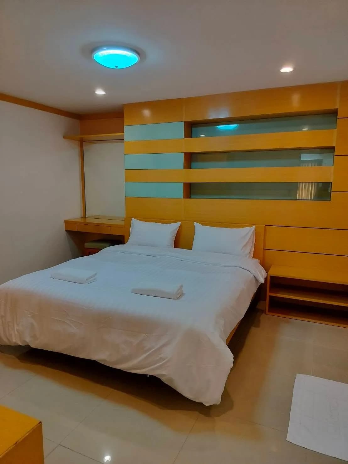 Love Mansion, Soi Si Muang Anusorn, Sutthisan, Din Daeng: Zimmer mit 24-48 m² zur Monatsmiete, etwa 200 m von MRT Sutthisan entfernt Foto 1