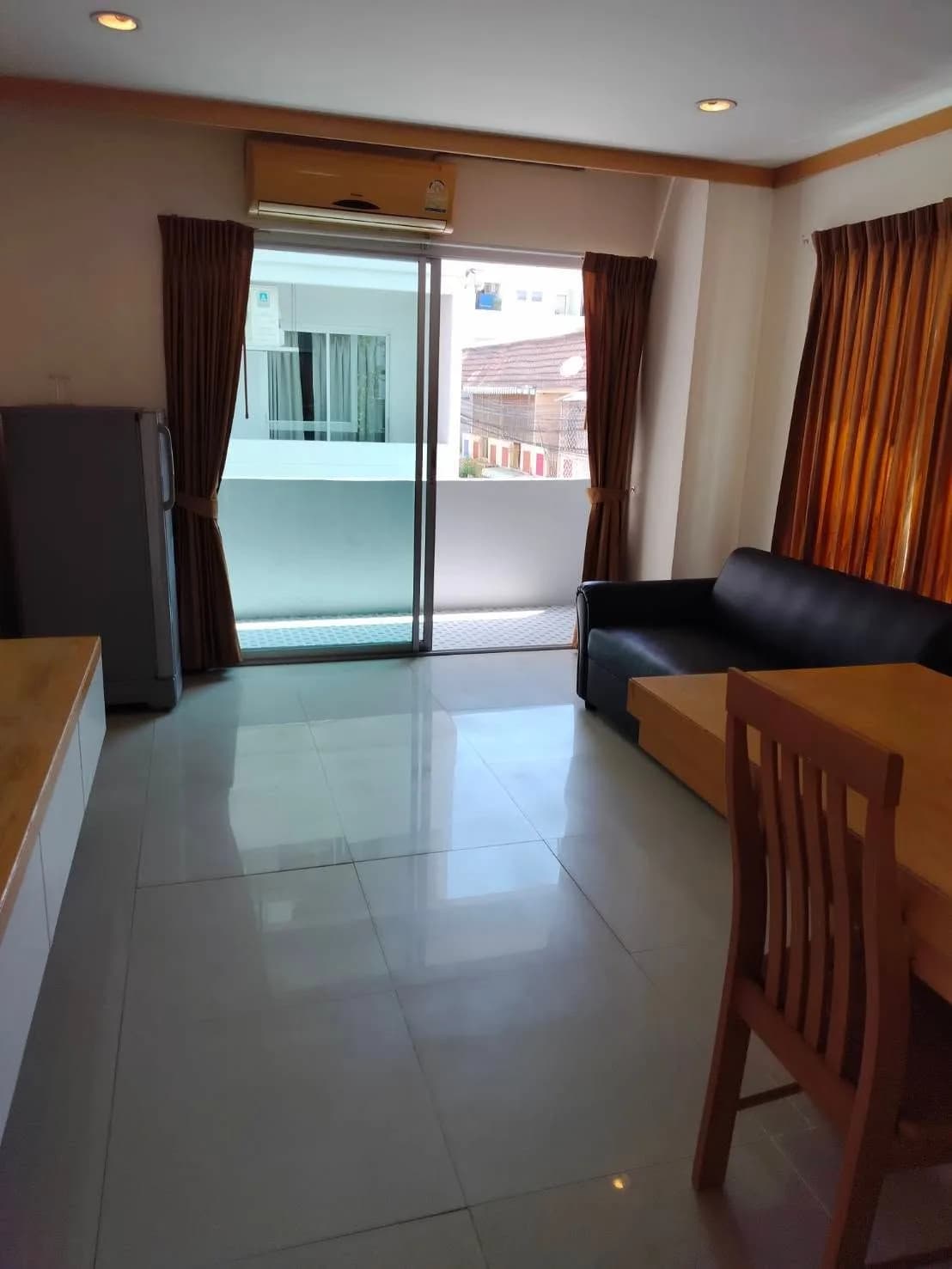 Love Mansion, Soi Si Muang Anusorn, Sutthisan, Din Daeng: Zimmer mit 24-48 m² zur Monatsmiete, etwa 200 m von MRT Sutthisan entfernt Foto 2