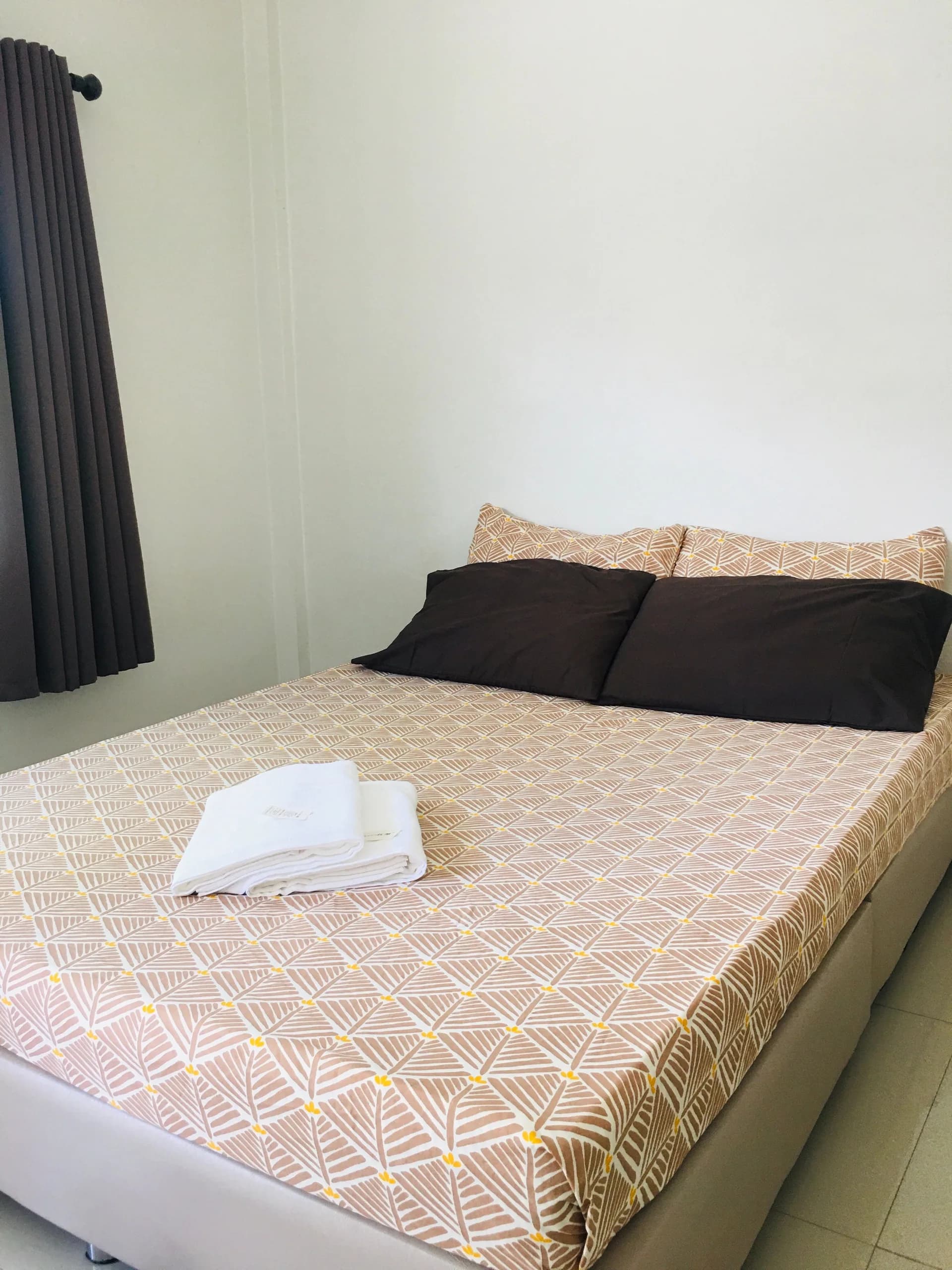 Sujittra Dormitory 2, Bo Sang Soi 5: Zimmer mit Ventilator oder Klimaanlage zur Monatsmiete nahe dem Schirmdorf Bo Sang Foto 4