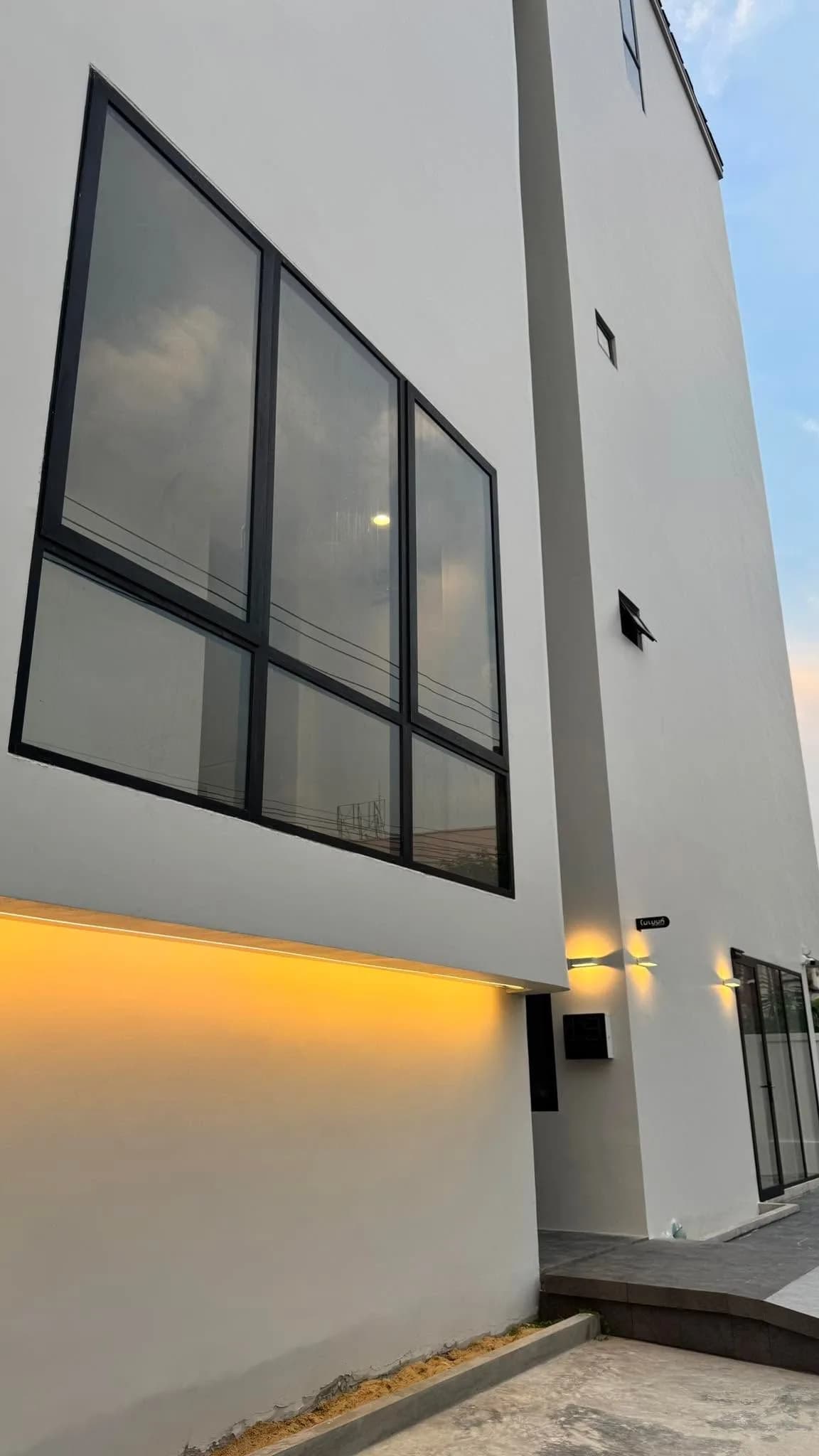 Moment Apartment รามอินทรา 109 ซอยพระยาสุเรนทร์ 20 ตึกเปิดใหม่ มีลิฟต์ ห้องแอร์เฟอร์นิเจอร์ครบรายเดือน รูปที่ 2