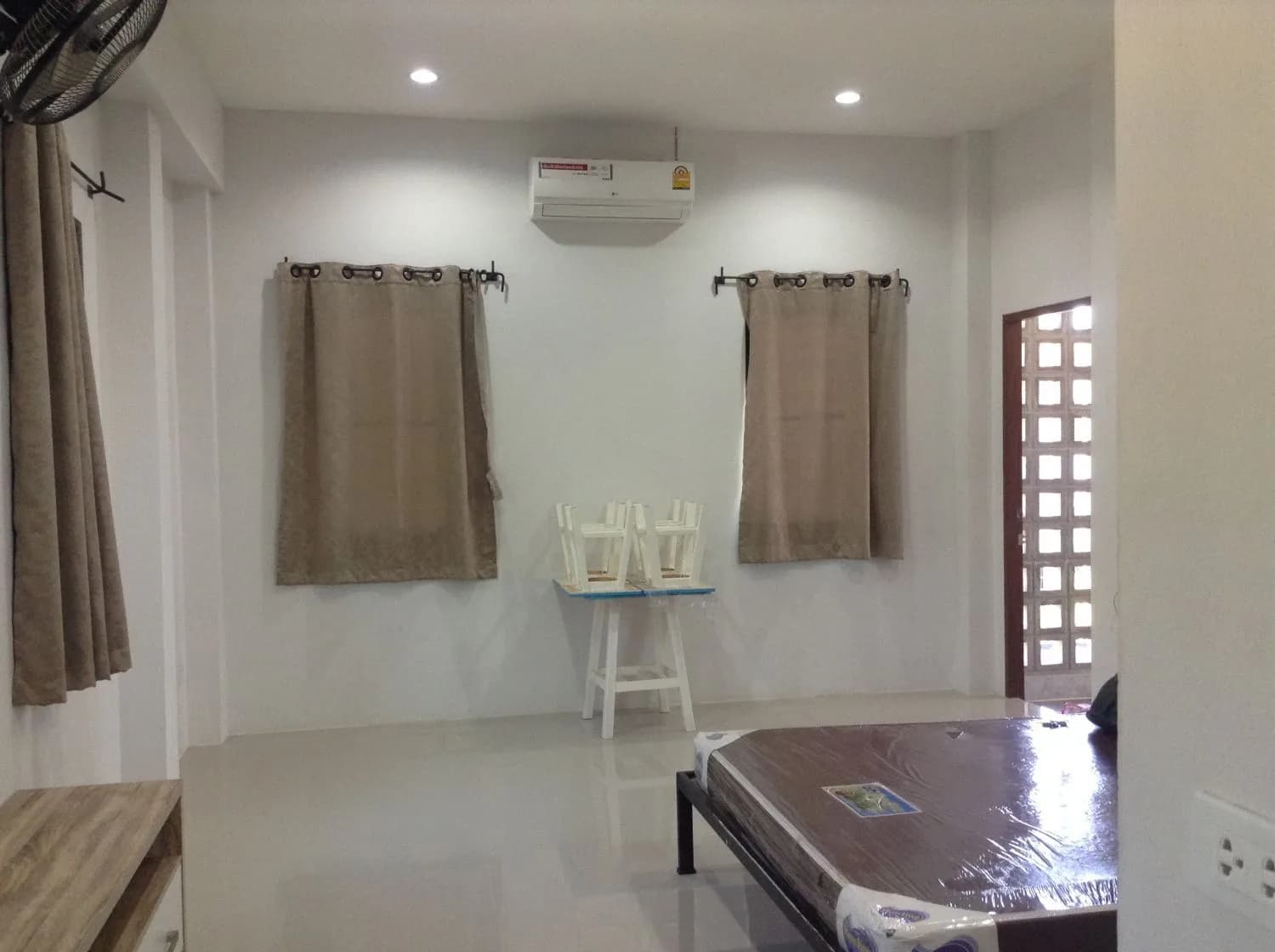 Mongkol House, Saraphi : chambres de résidence étudiante au mois, avec ventilateur ou climatisation, près de Saraphi Technical College photo 4