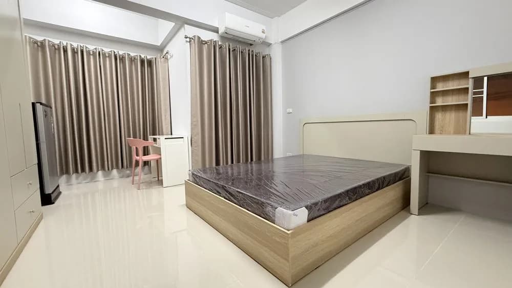 MTL في Bang Saen: غرف مفروشة مكيّفة بالشهر في مبنى جديد قرب جامعة Burapha