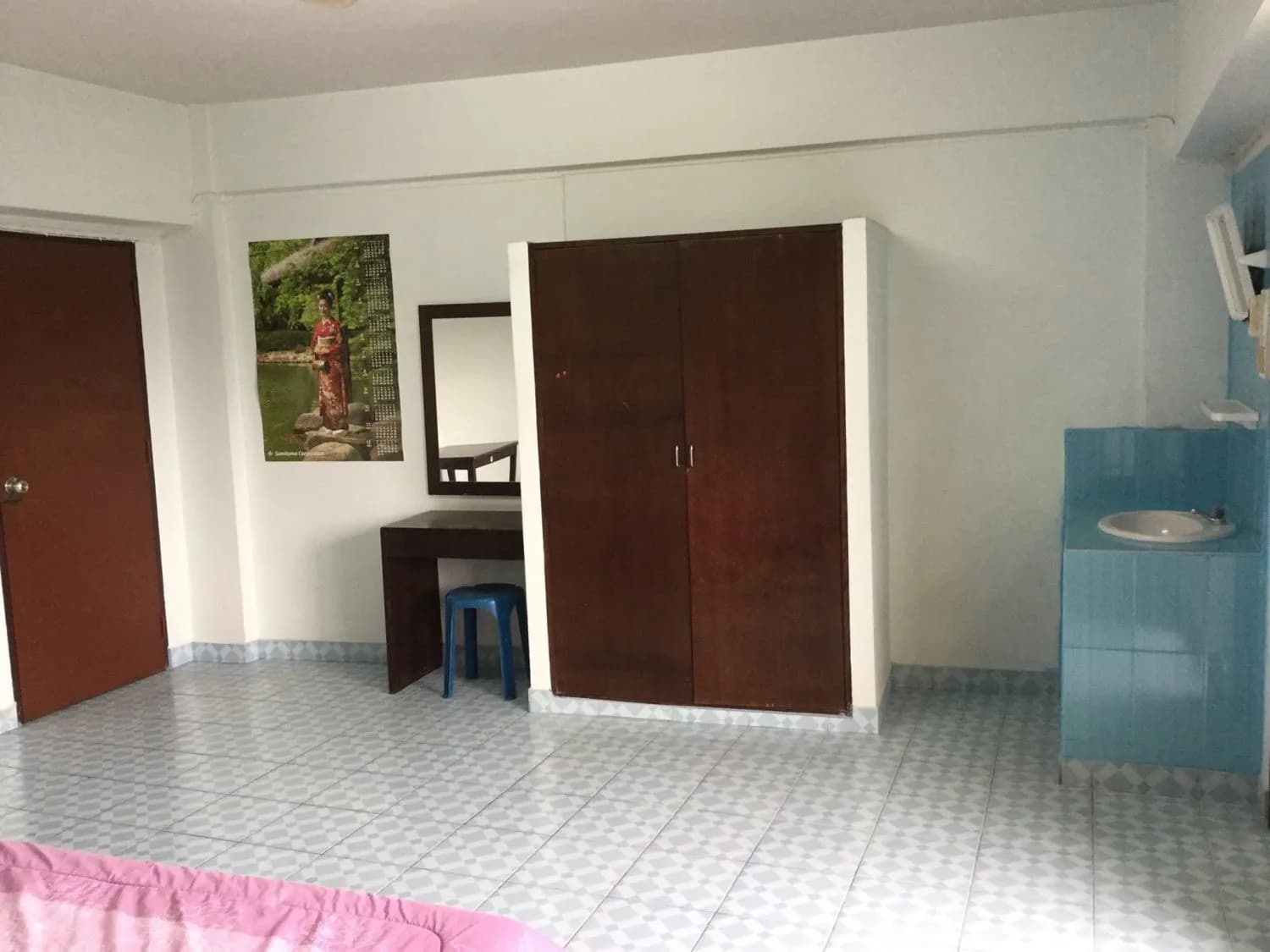 Muangthong-Anun Apartment في Ban Suan: غرف مكيّفة وغرف بمروحة شهرية قرب Thai Watsadu Chonburi صورة 6